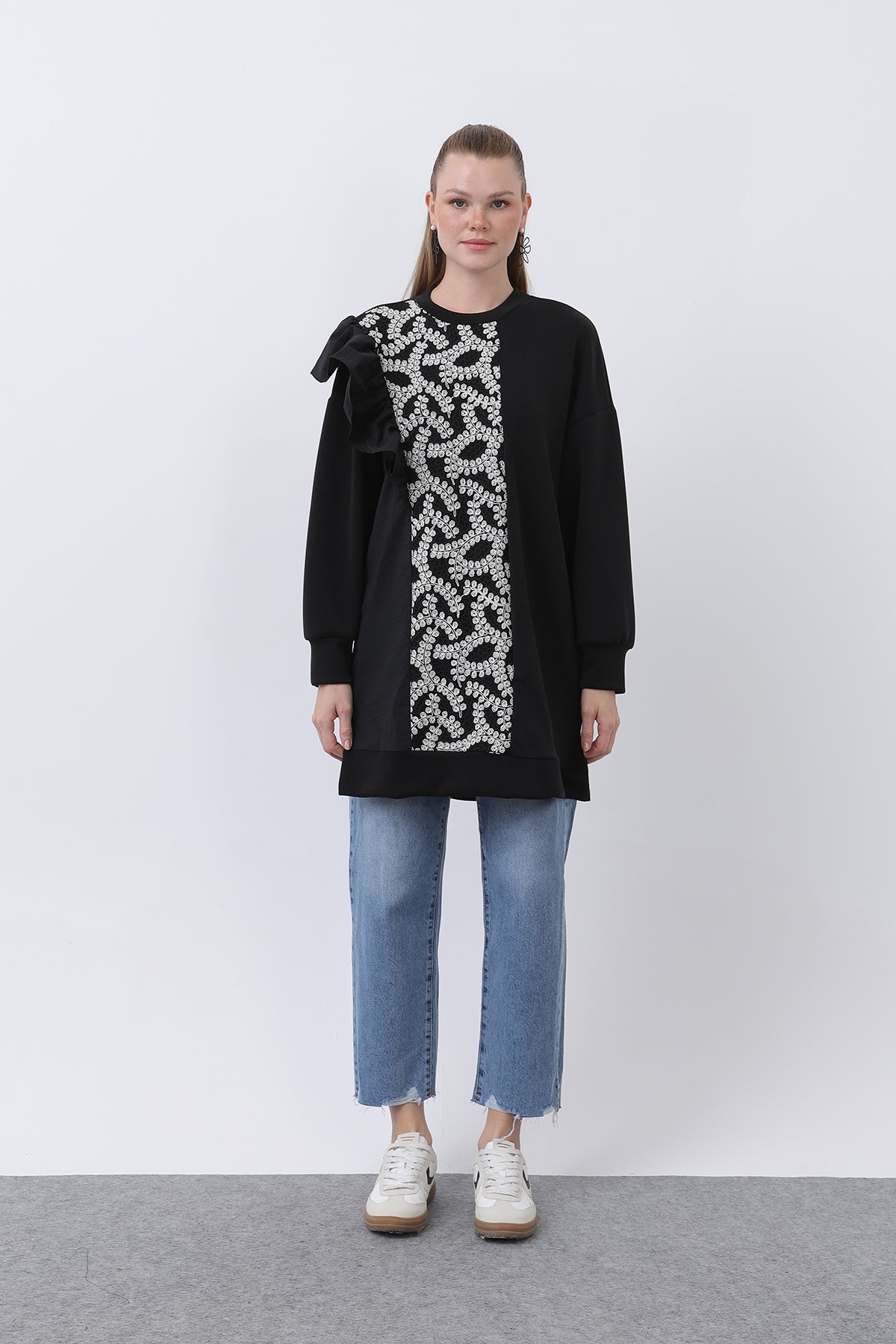 Kadın Omzu Fırfır Detaylı Dantel Garnili Tunik - 10628TNK BLACK