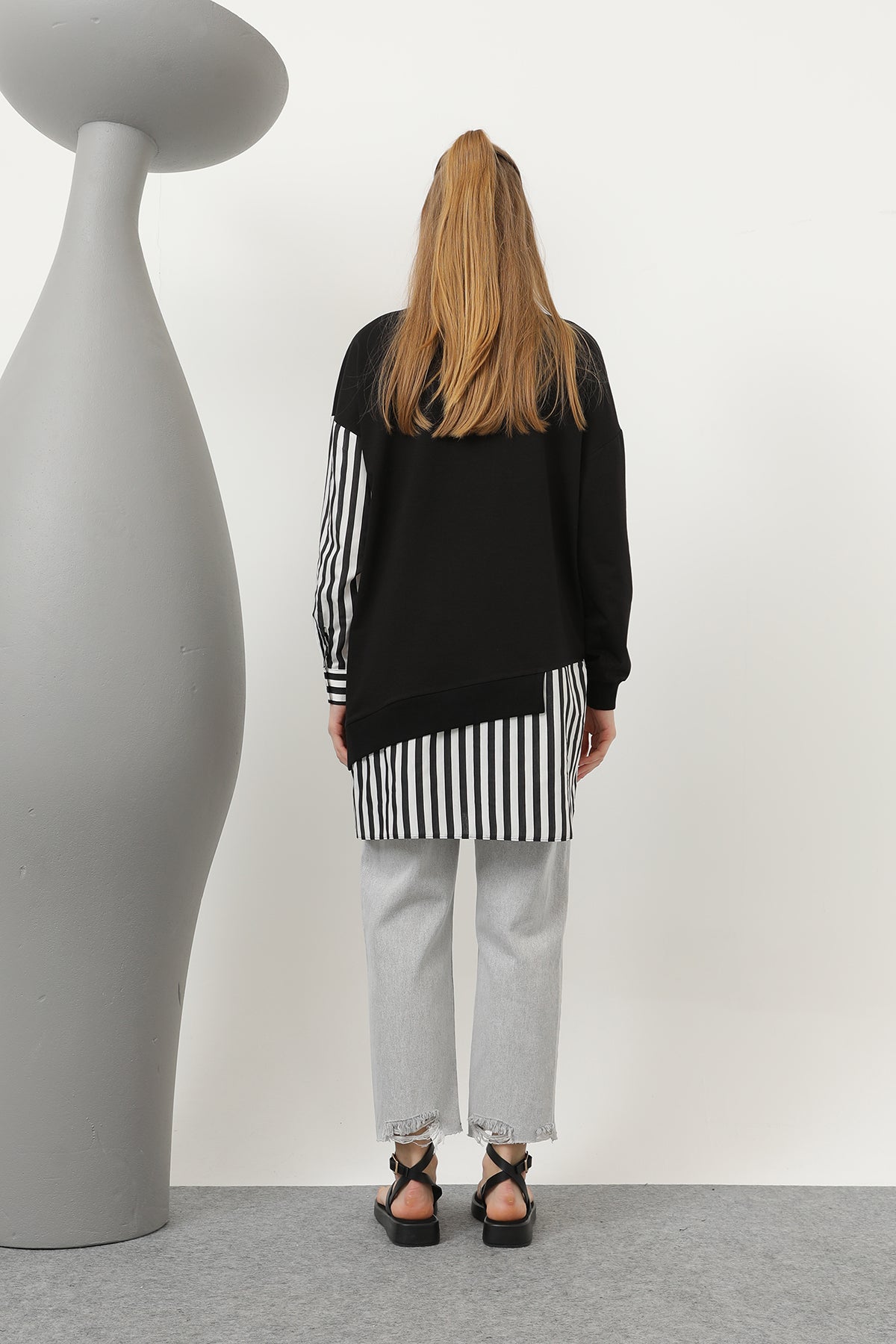 Kadın Önü Pop Corn Baskılı ve Boncuk İşlemeli Çizgi Garnili Tunik - 10651TUN BLACK-BLACK