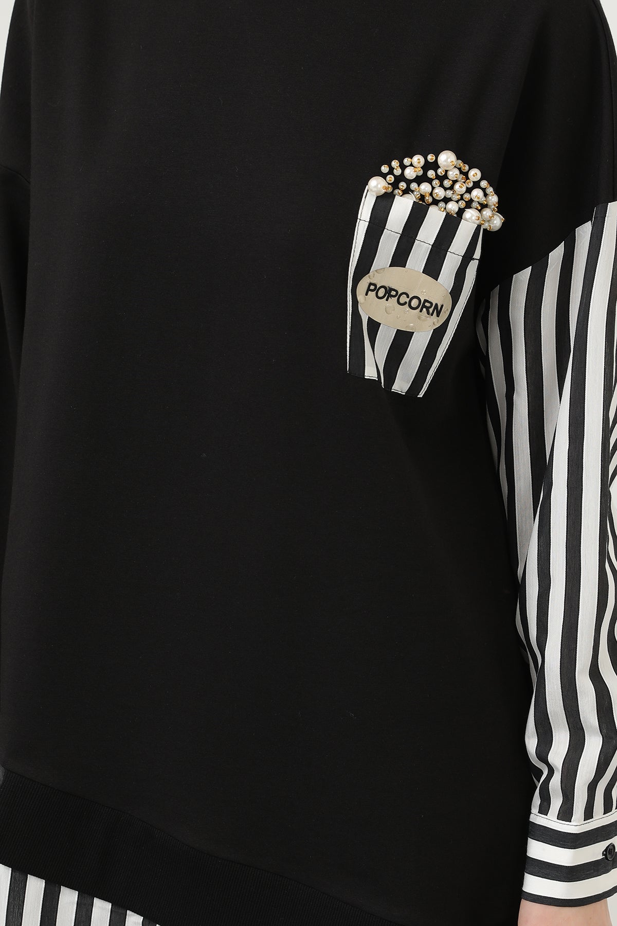 Kadın Önü Pop Corn Baskılı ve Boncuk İşlemeli Çizgi Garnili Tunik - 10651TUN BLACK-BLACK