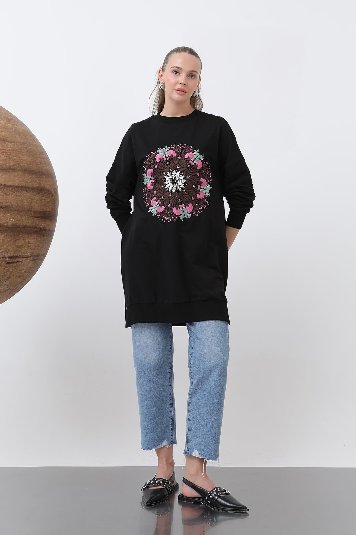 Kadın Önü Yuvarlak Çiçek Nakışlı Tunik - 10668TUN BLACK
