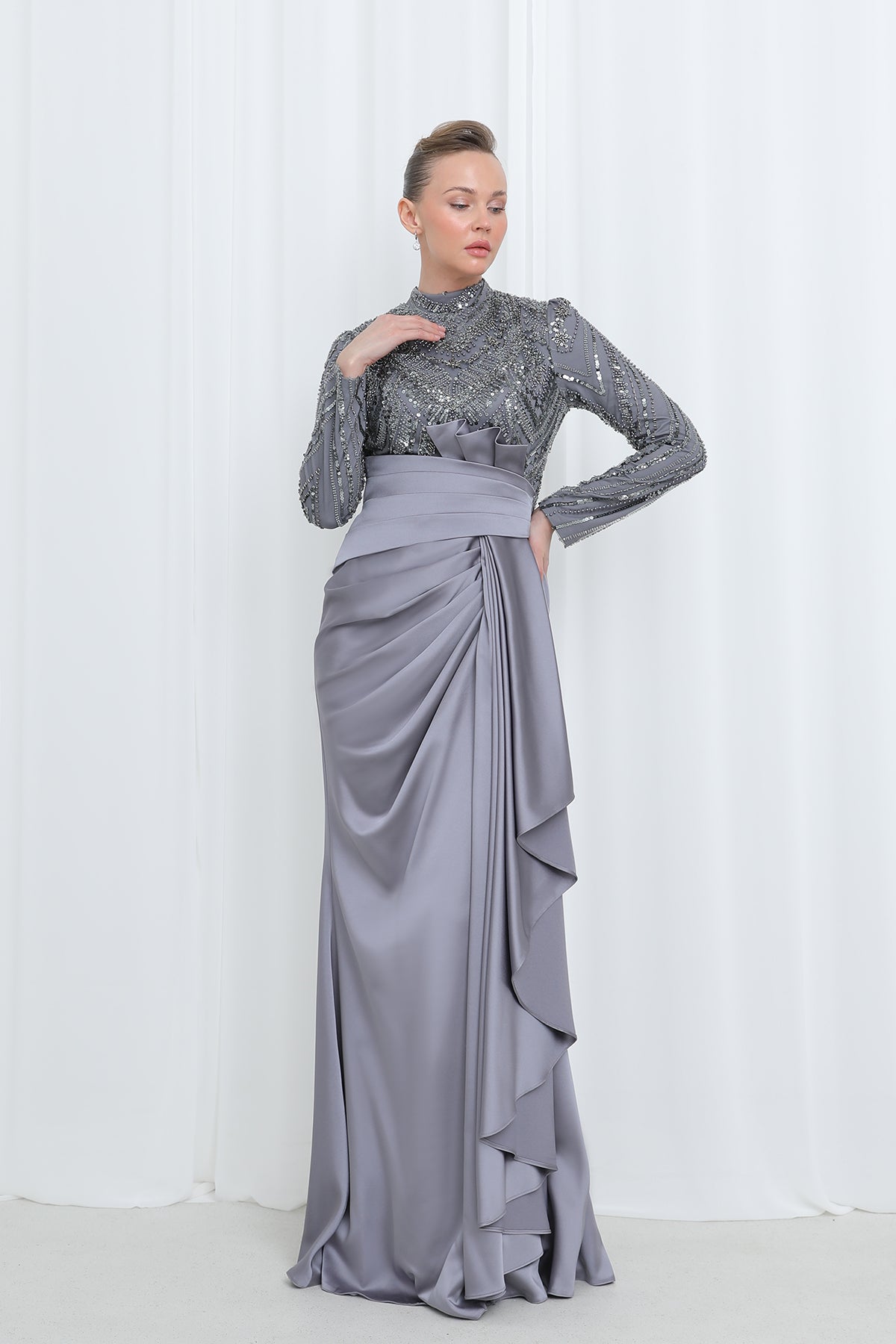 Kadın Üstü İşlemeli Bel Kısmı Drape Detaylı Saten Abiye - 12582ELB GREY