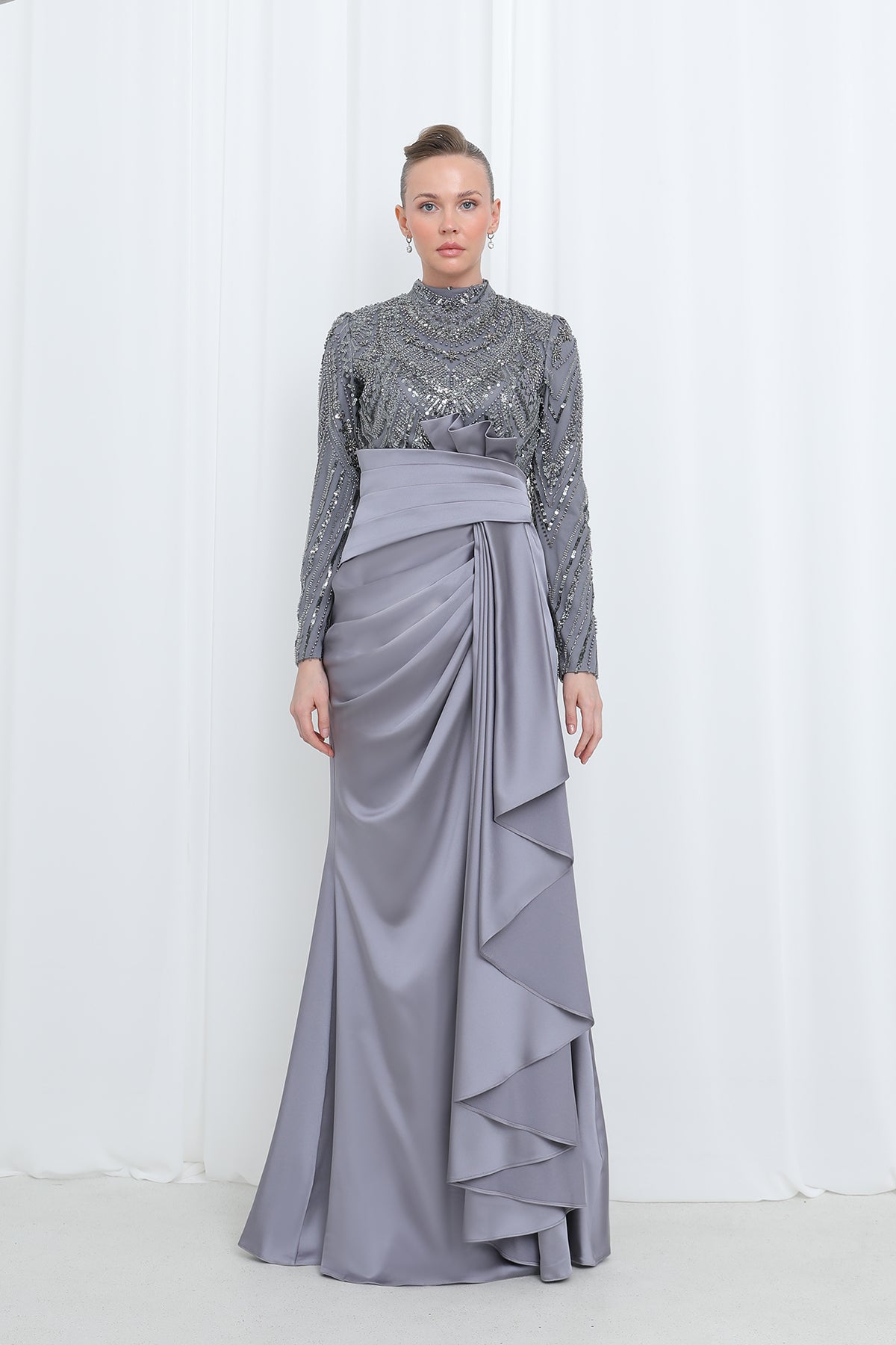 Kadın Üstü İşlemeli Bel Kısmı Drape Detaylı Saten Abiye - 12582ELB GREY
