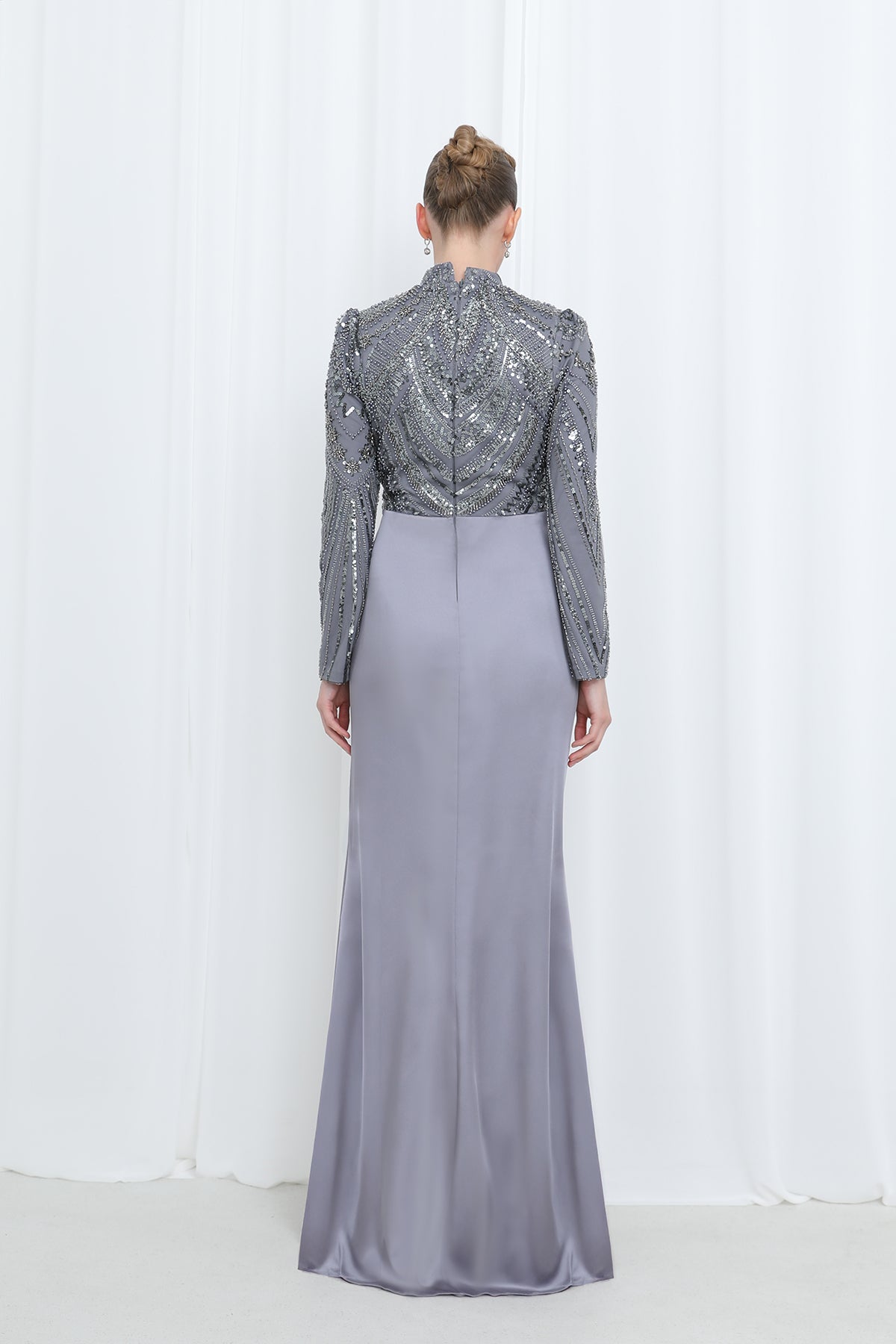 Kadın Üstü İşlemeli Bel Kısmı Drape Detaylı Saten Abiye - 12582ELB GREY