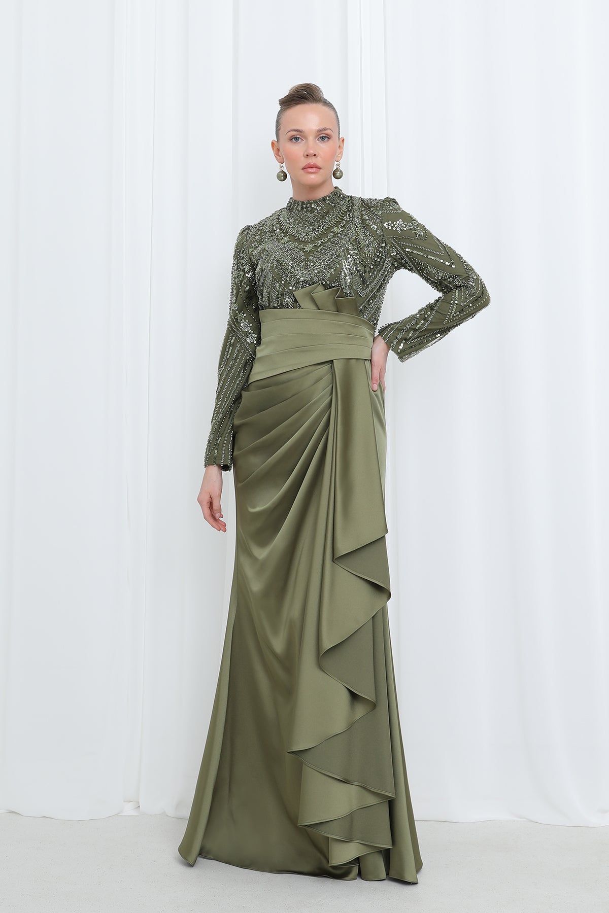 Kadın Üstü İşlemeli Bel Kısmı Drape Detaylı Saten Abiye - 12582ELB KHAKI