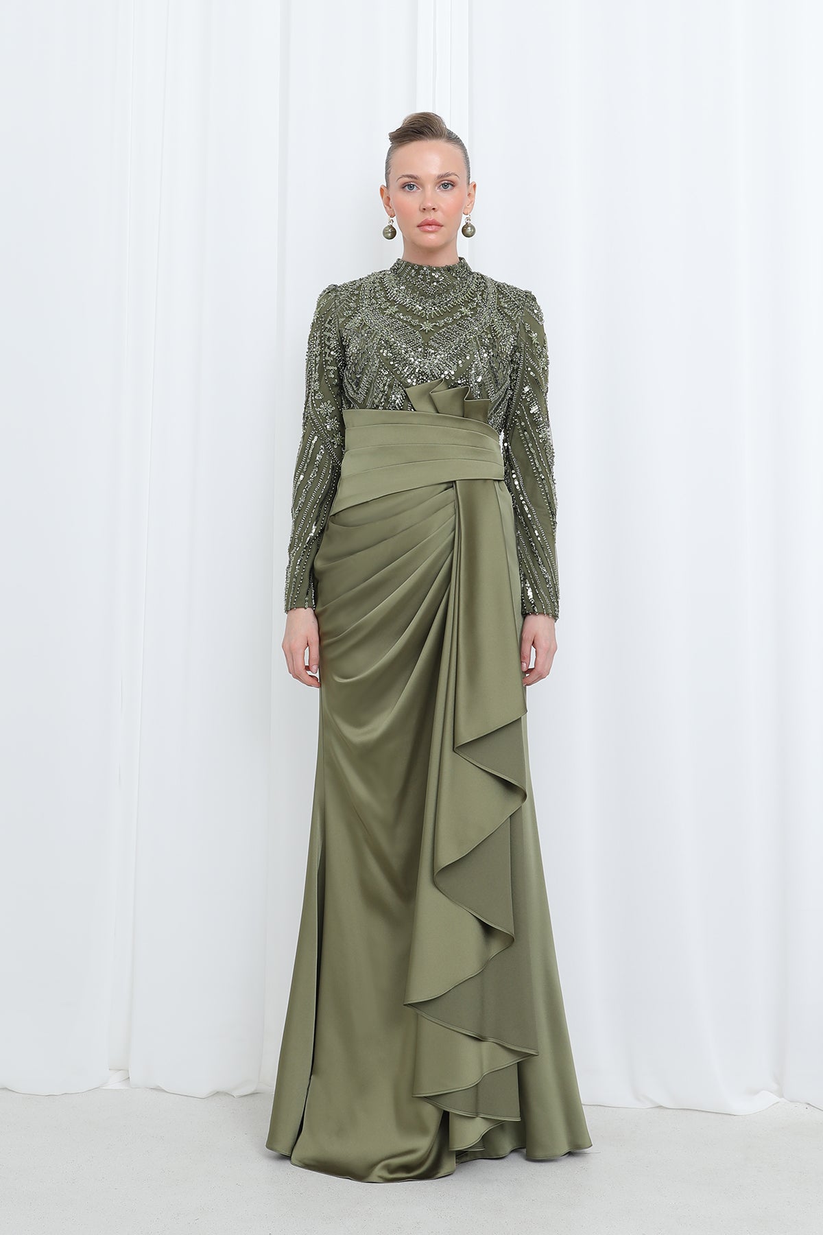 Kadın Üstü İşlemeli Bel Kısmı Drape Detaylı Saten Abiye - 12582ELB KHAKI