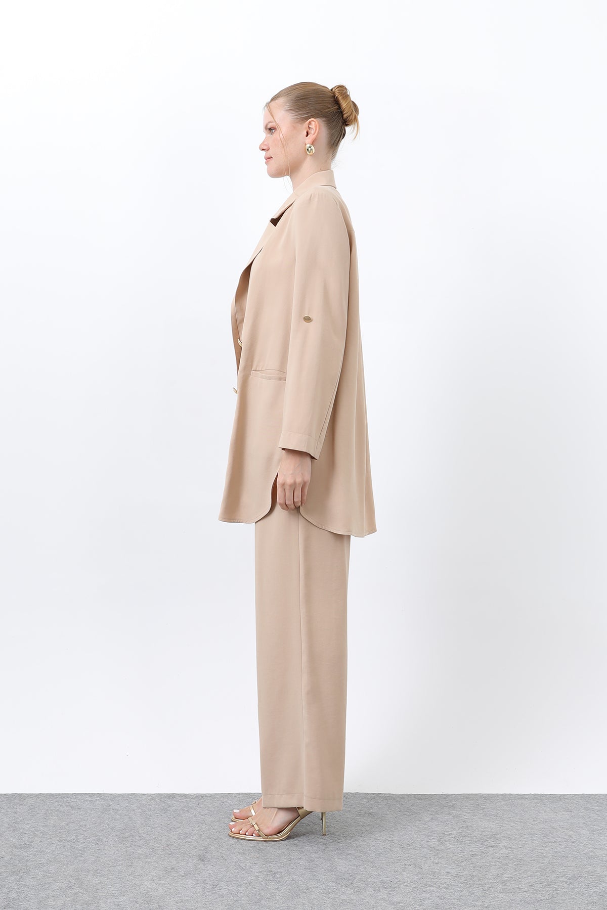 Kadın Düğme Detaylı Pantolonlu Blazer Ceket Takım - 14321TKM CAMEL