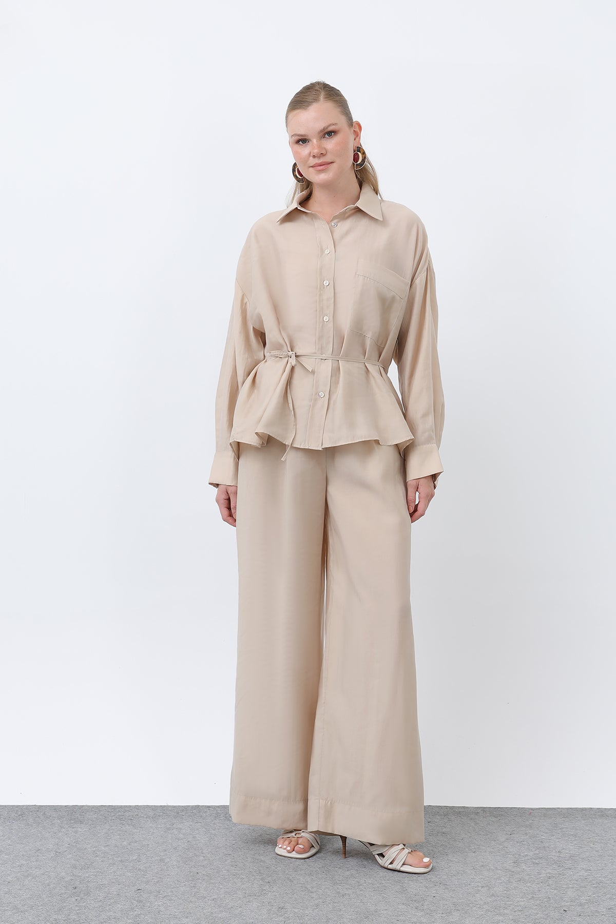 Kadın Arkası Biye Detaylı Pantolonlu Takım - 14335TKS BEIGE