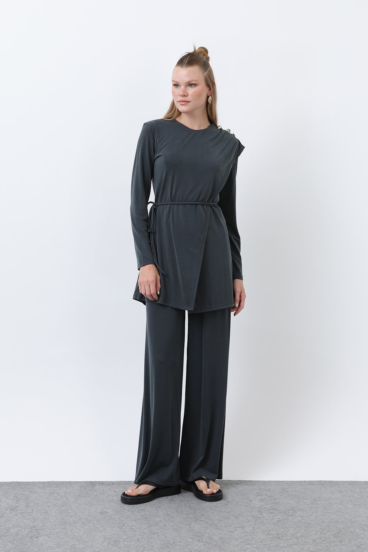 Kadın Omuzu Düğme Detaylı Kruvaze Tunik Pantolon Takım - 14341TKS DARK ANTHRACITE