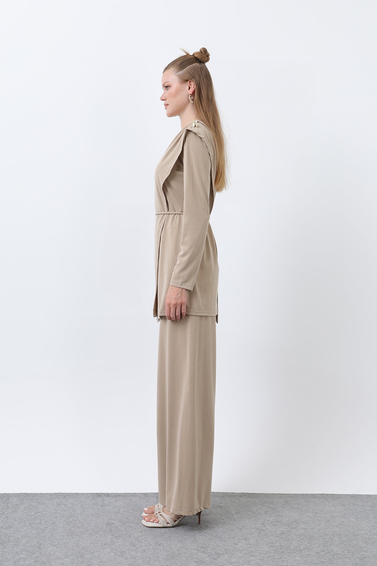 Kadın Omuzu Düğme Detaylı Kruvaze Tunik Pantolon Takım - 14341TKS BEIGE