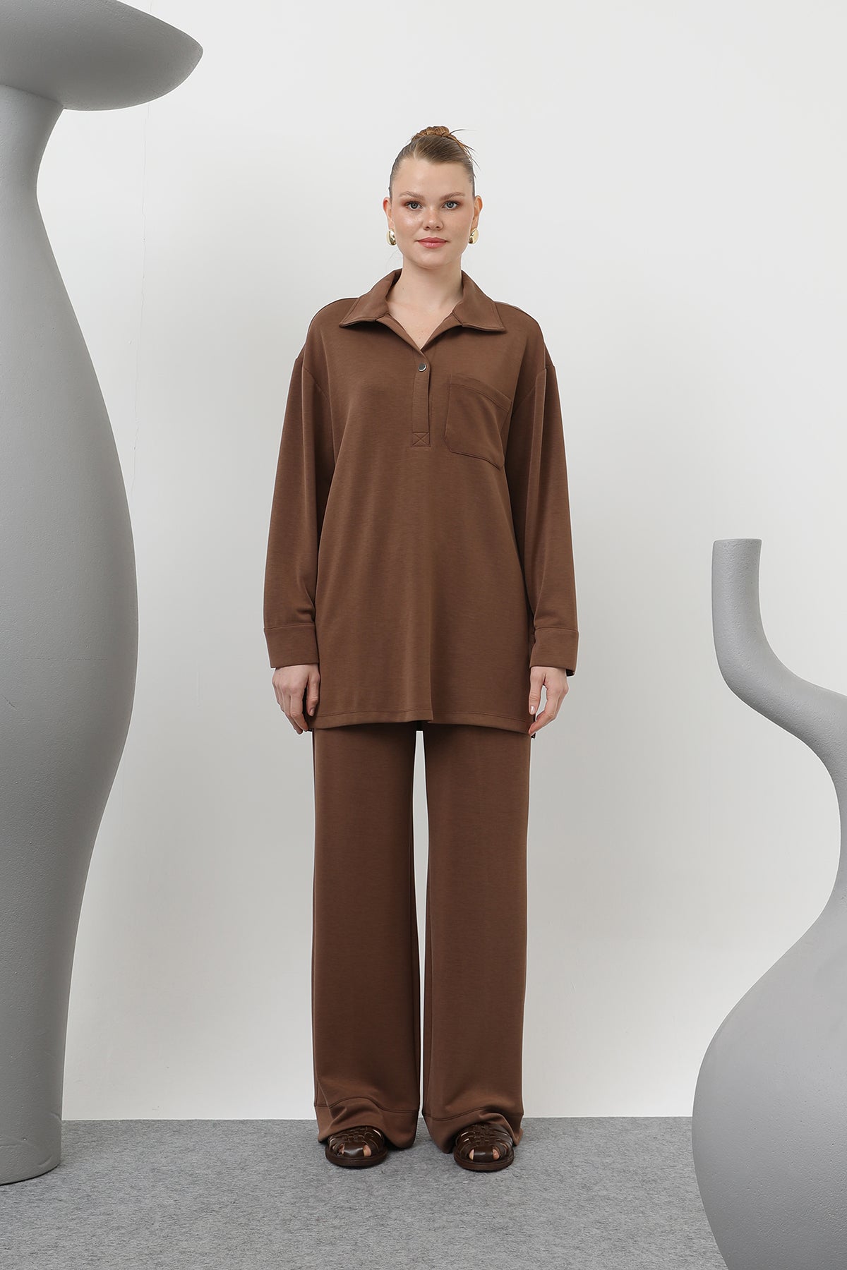 Kadın Yakası Çıtçıtlı Cep Detaylı Pantolonlu Takım - 20605TKS BROWN