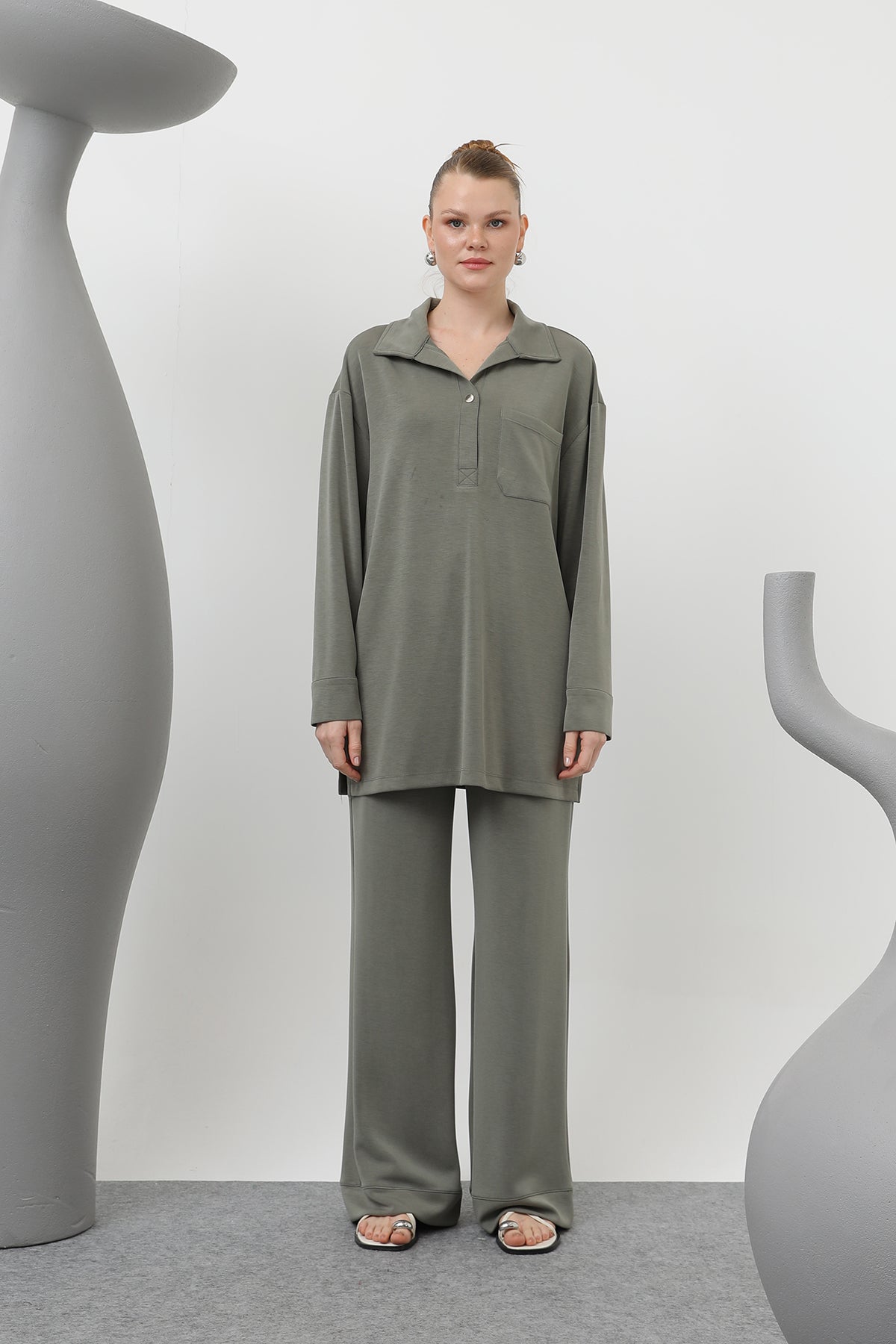 Kadın Yakası Çıtçıtlı Cep Detaylı Pantolonlu Takım - 20605TKS KHAKI
