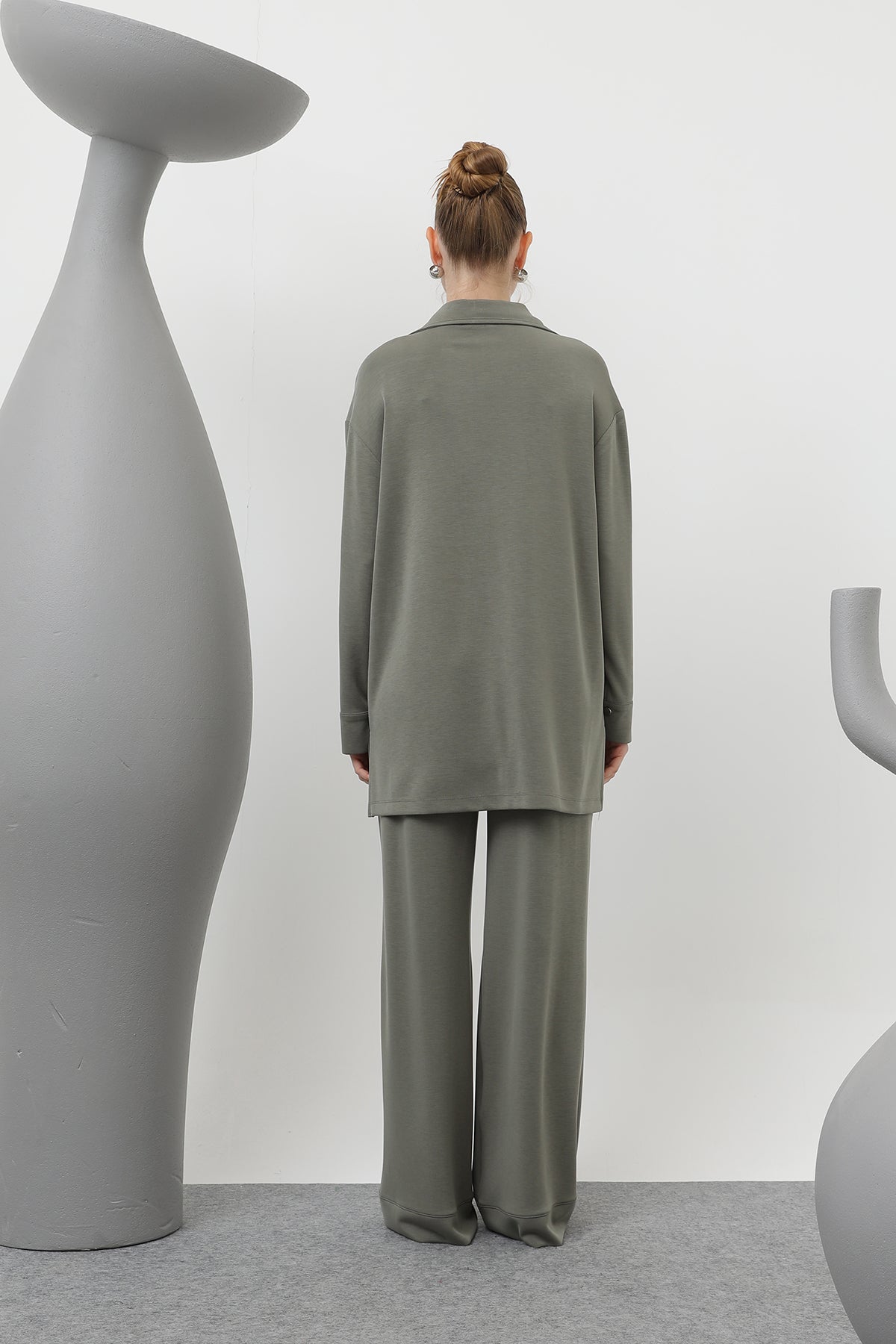 Kadın Yakası Çıtçıtlı Cep Detaylı Pantolonlu Takım - 20605TKS KHAKI