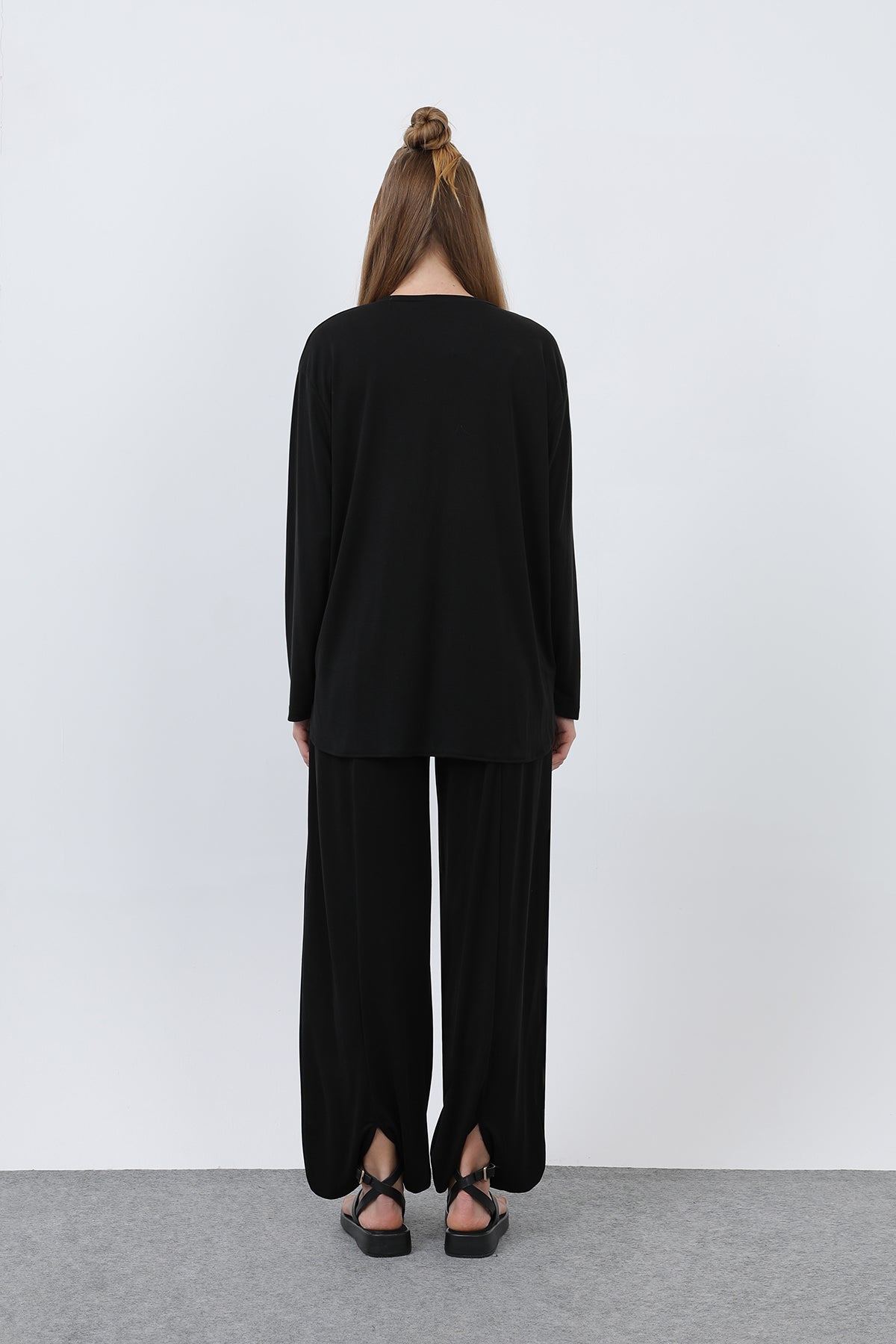 Kadın Oversize Viskon Relax Takım
-20663TKS BLACK