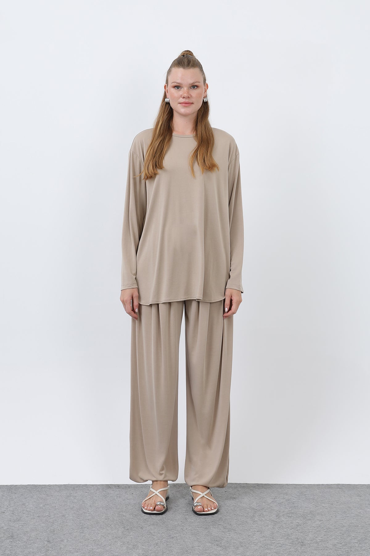 Kadın Oversize Viskon Relax Takım
-20663TKS BEIGE