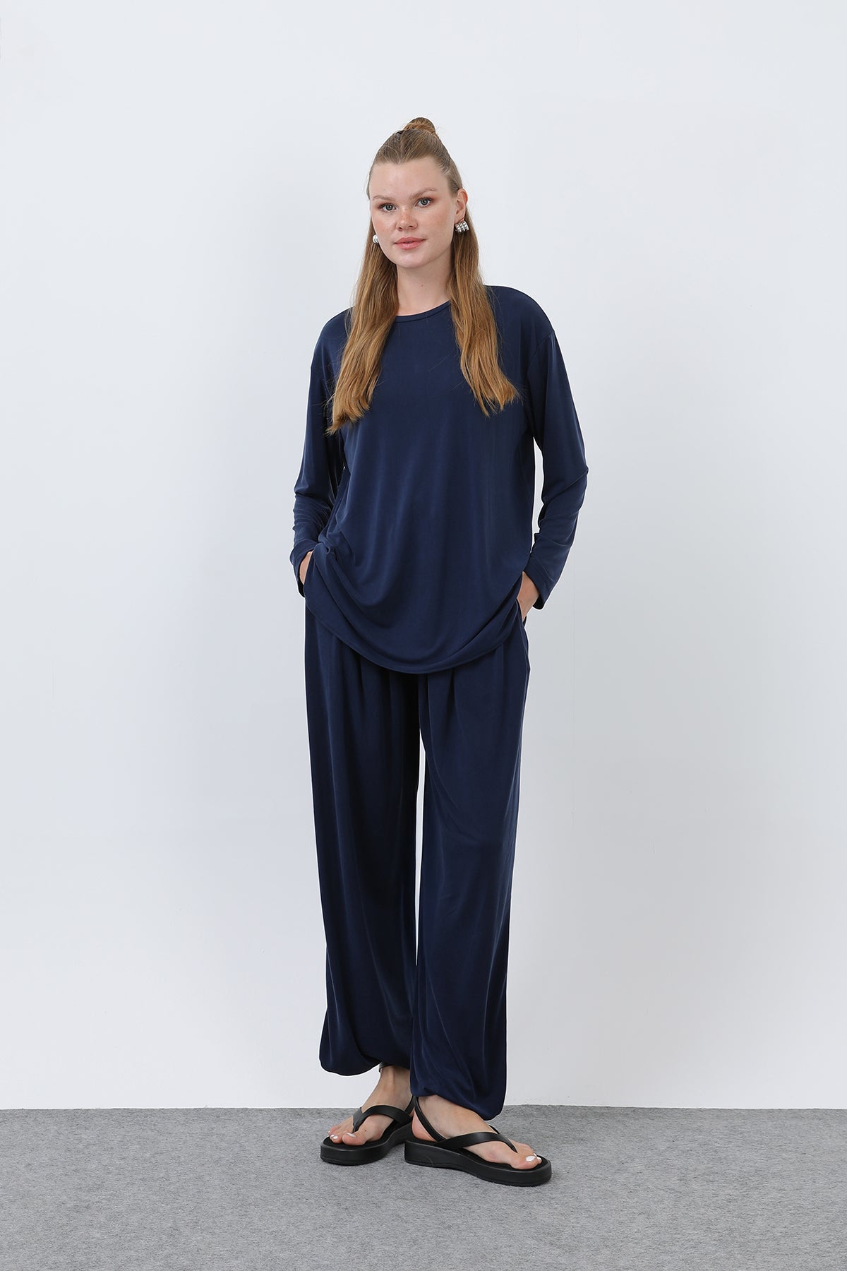 Kadın Oversize Viskon Relax Takım
-20663TKS NAVY