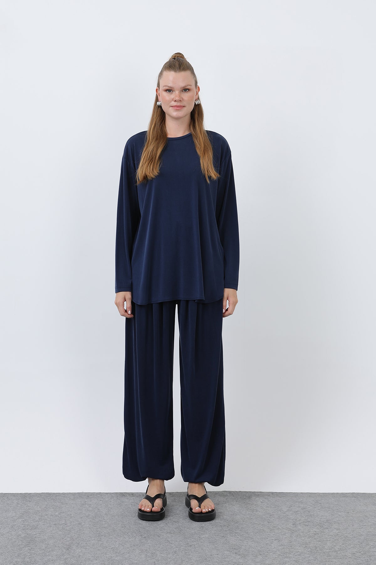 Kadın Oversize Viskon Relax Takım
-20663TKS NAVY