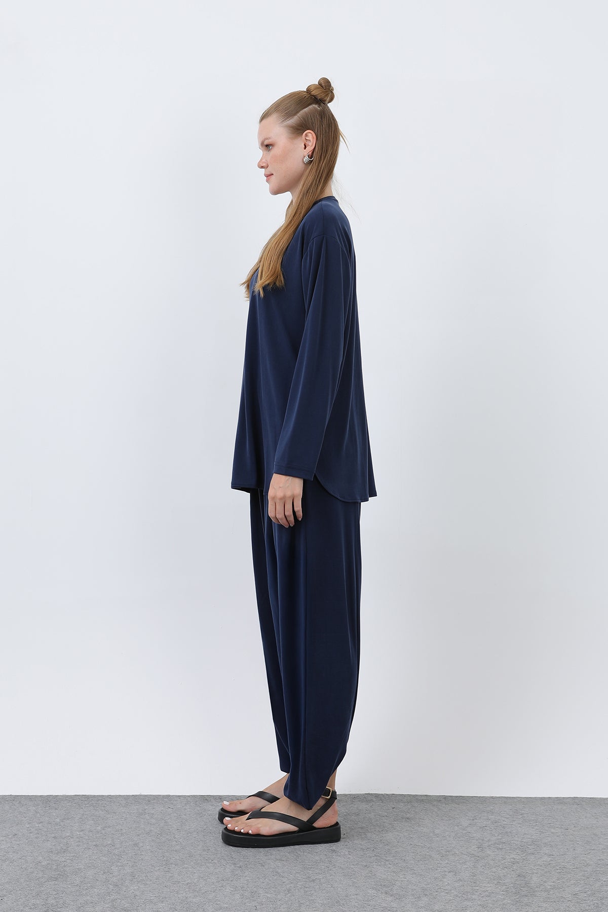 Kadın Oversize Viskon Relax Takım
-20663TKS NAVY