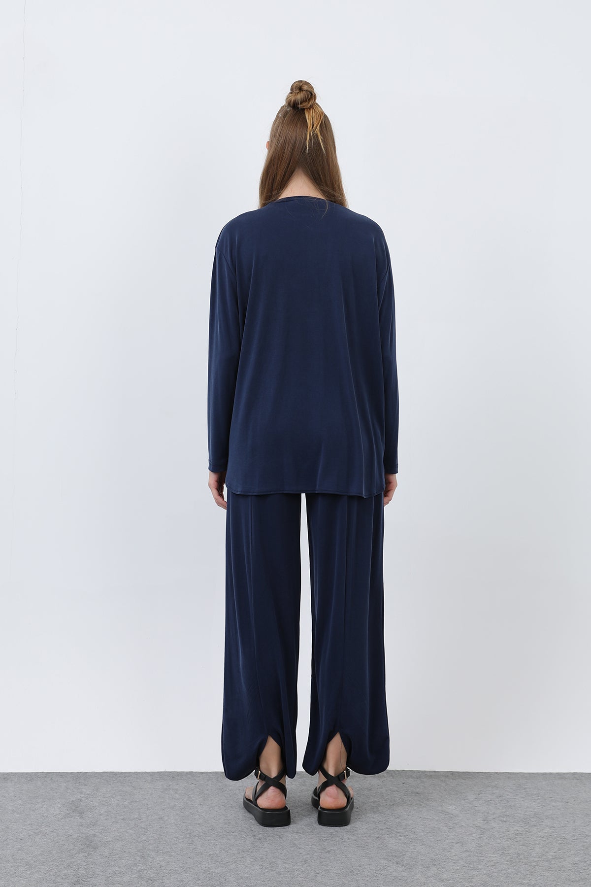 Kadın Oversize Viskon Relax Takım
-20663TKS NAVY