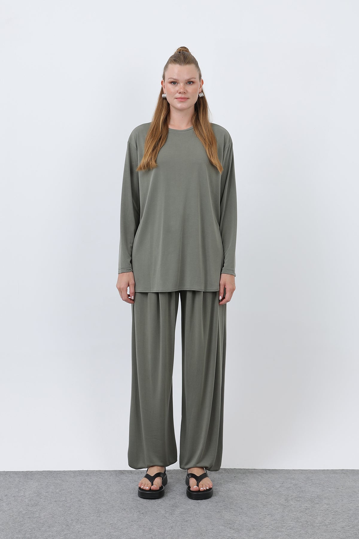 Kadın Oversize Viskon Relax Takım
-20663TKS KHAKI