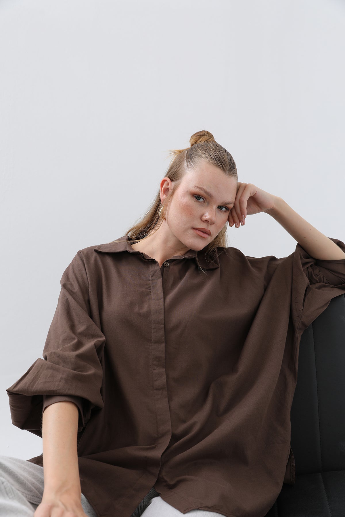 Kadın Volanlı Oversize Pamuk Poplin Gömlek-20665GML BROWN