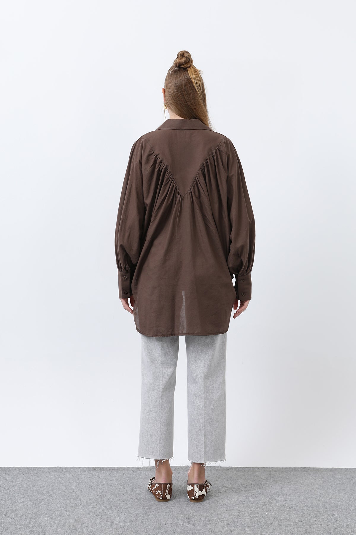 Kadın Volanlı Oversize Pamuk Poplin Gömlek-20665GML BROWN