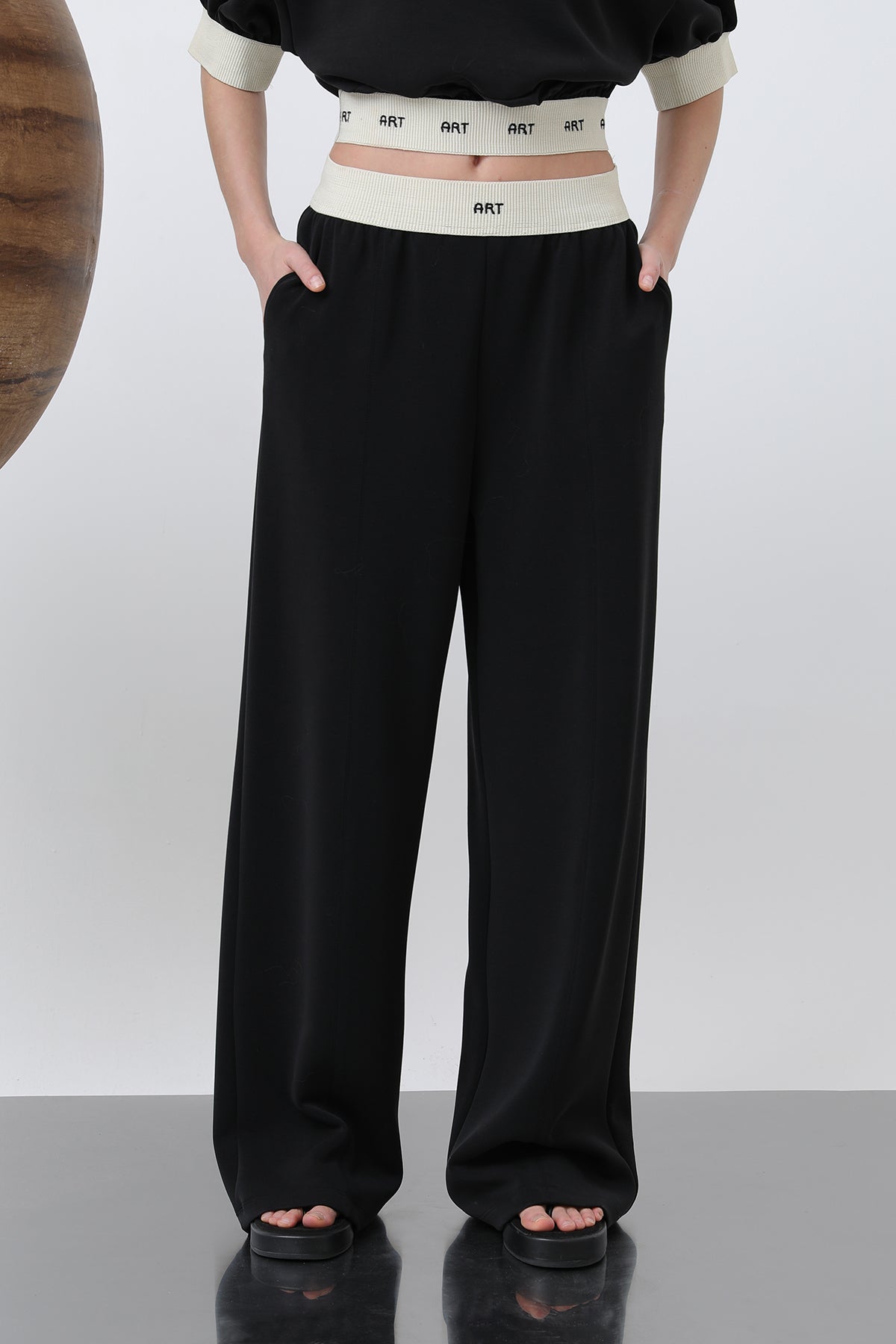 Kadın Lastiği Nakış Detaylı Pantolon - 32131PNT BLACK