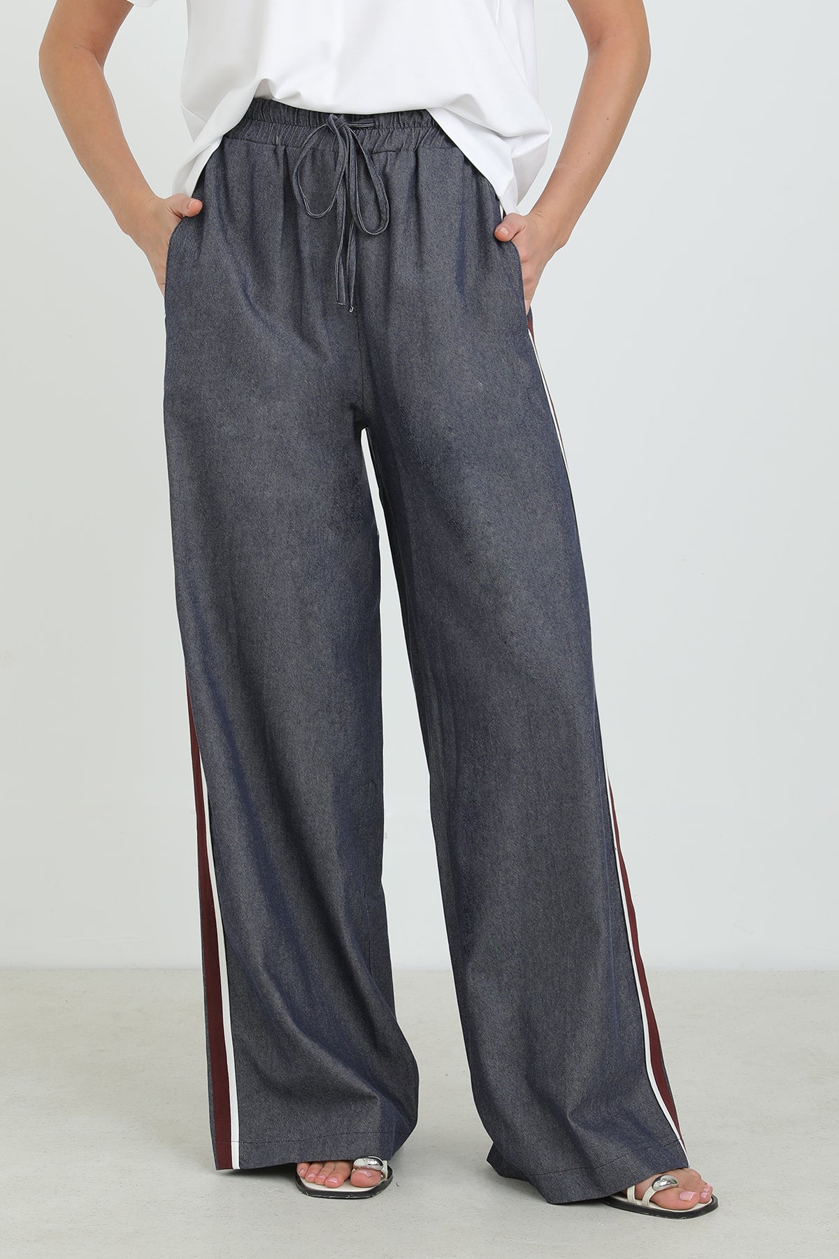 Kadın Denim Yanları Şerit Detaylı Pantolon - 32317PNT INDIGO