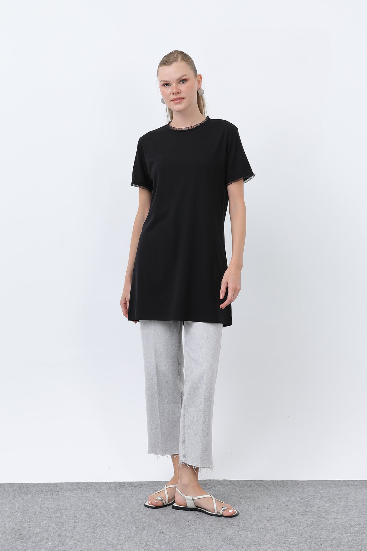 Kadın Minimalist Ribana Detaylı Basic T-Shirt
-40013TSH BLACK