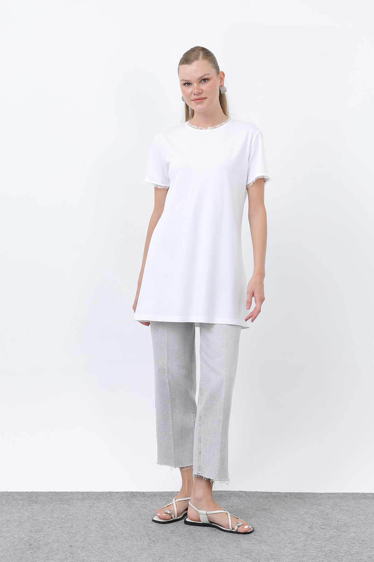 Kadın Minimalist Ribana Detaylı Basic T-Shirt
-40013TSH ECRU