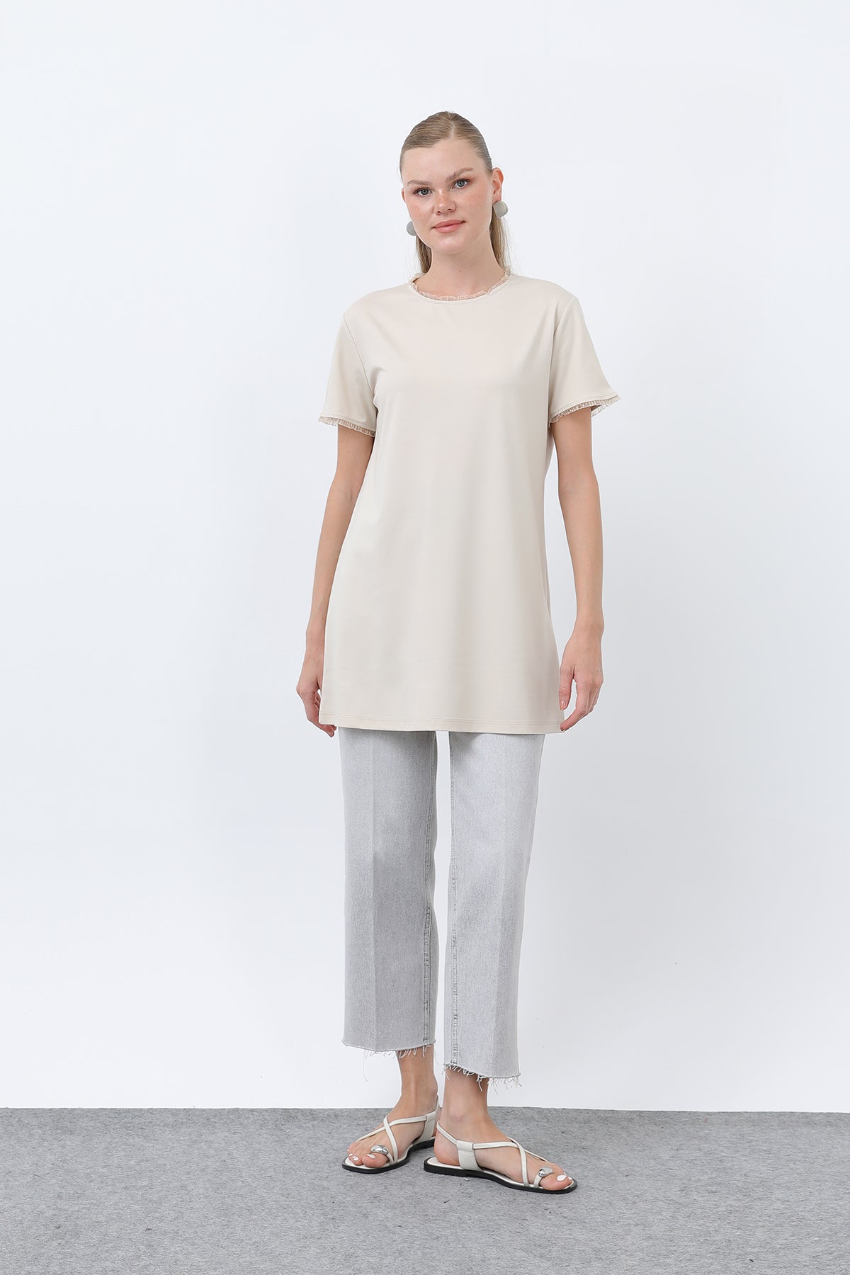 Kadın Minimalist Ribana Detaylı Basic T-Shirt
-40013TSH BEIGE