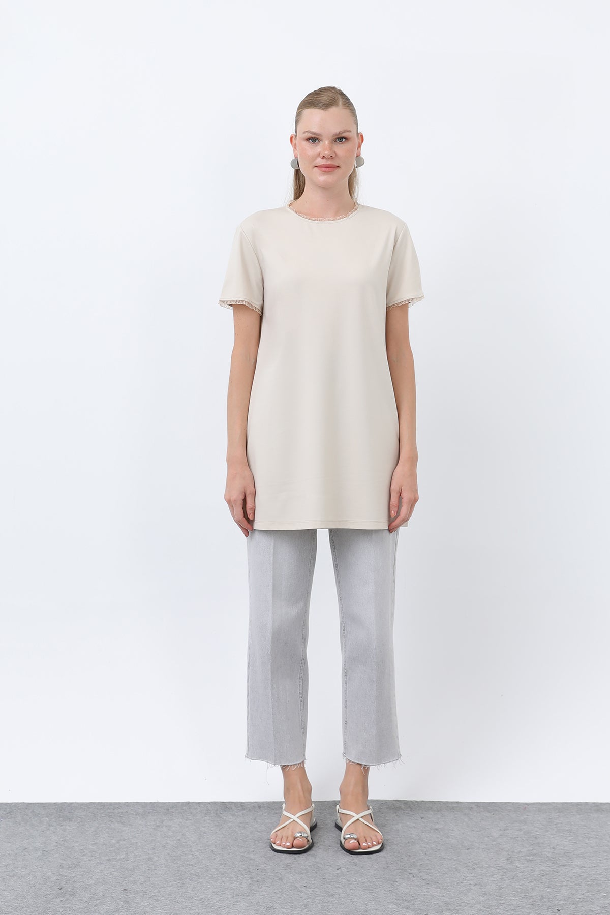 Kadın Minimalist Ribana Detaylı Basic T-Shirt
-40013TSH BEIGE