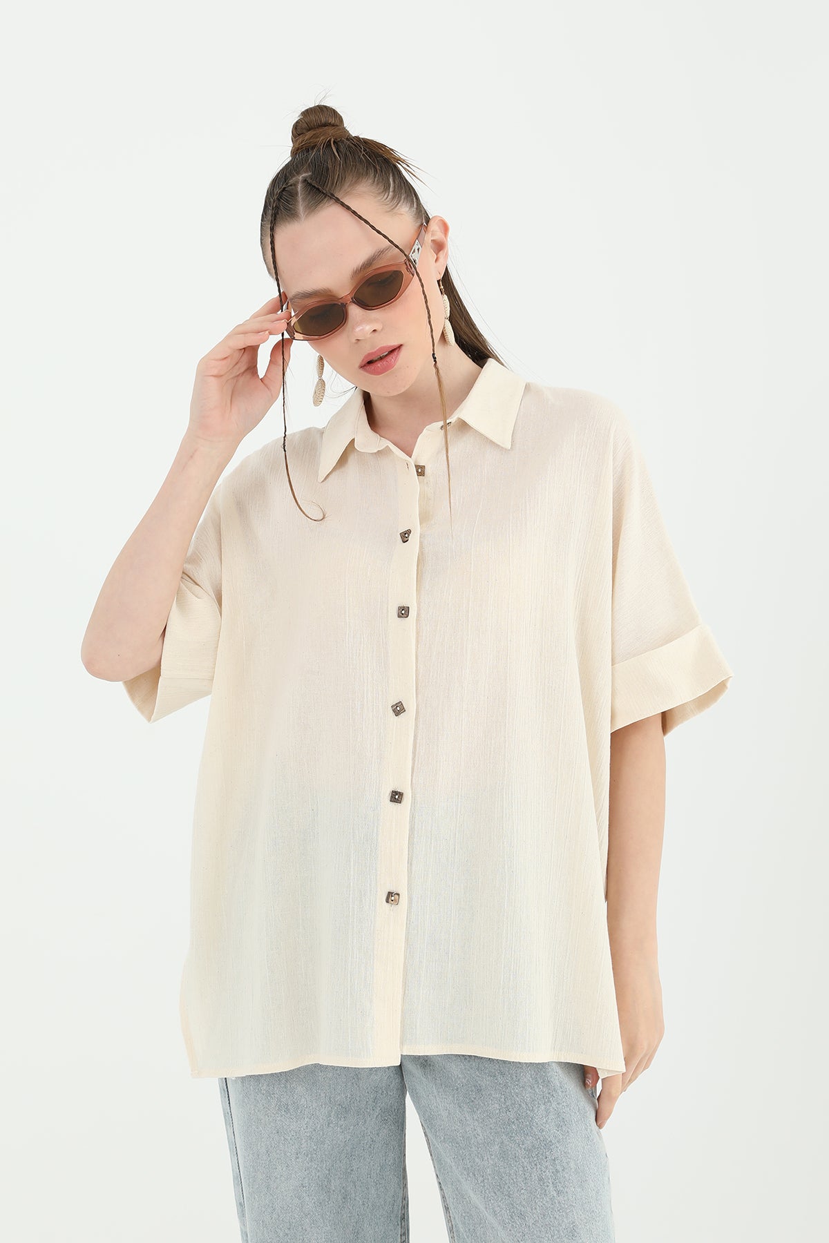 Kadın Arka Roba Dantelli Kısa Kollu Gömlek -24S-31792GML BEIGE