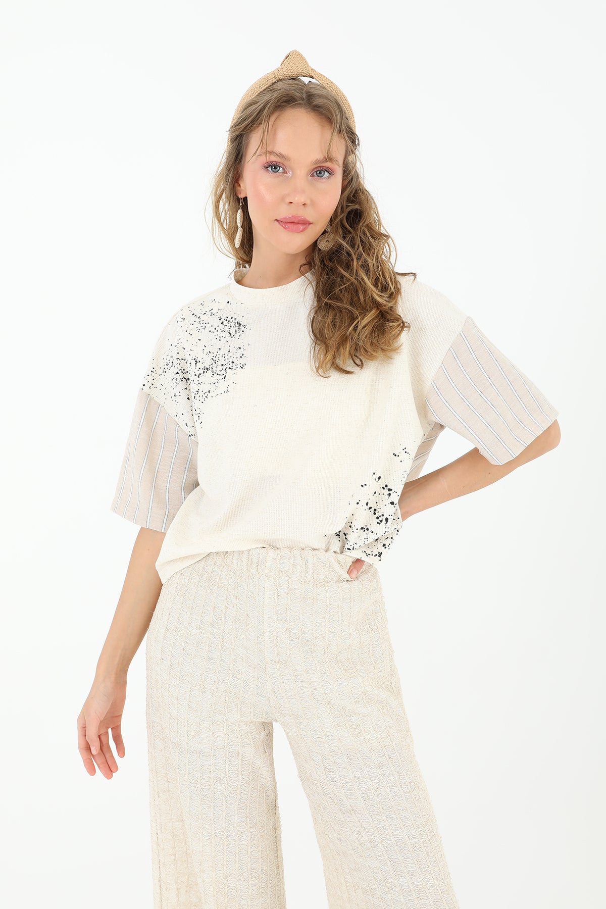 Kadın Ön Baskılı Arka Çizgi Deetaylı Bluz -24S-31883 BLZ BEIGE