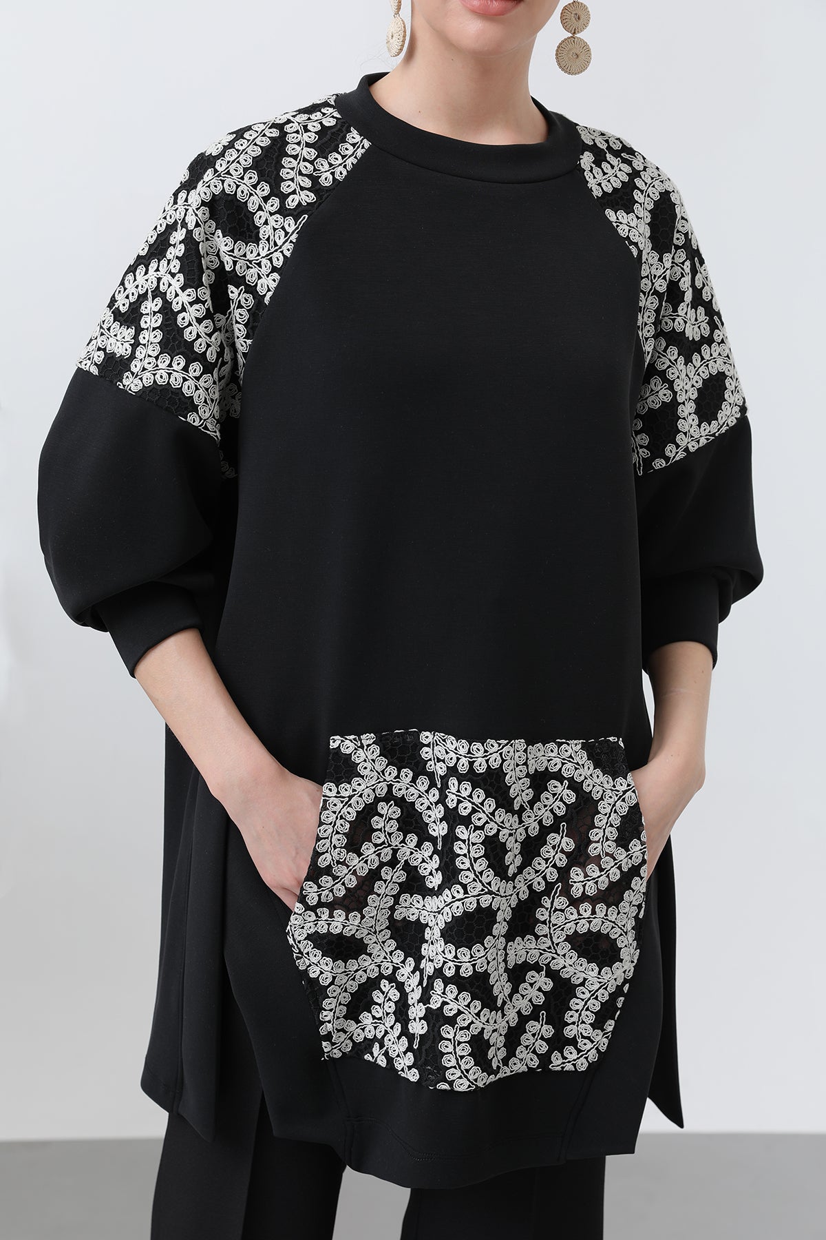Kadın Kargo Cepli Omuzları Ve Cebi Garnili Tunik - 10624TNK BLACK