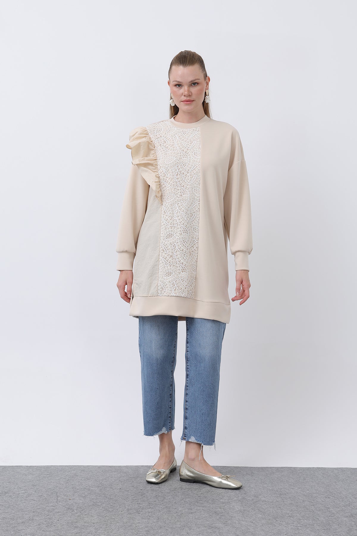 Kadın Omzu Fırfır Detaylı Dantel Garnili Tunik - 10628TNK SAND BEIGE