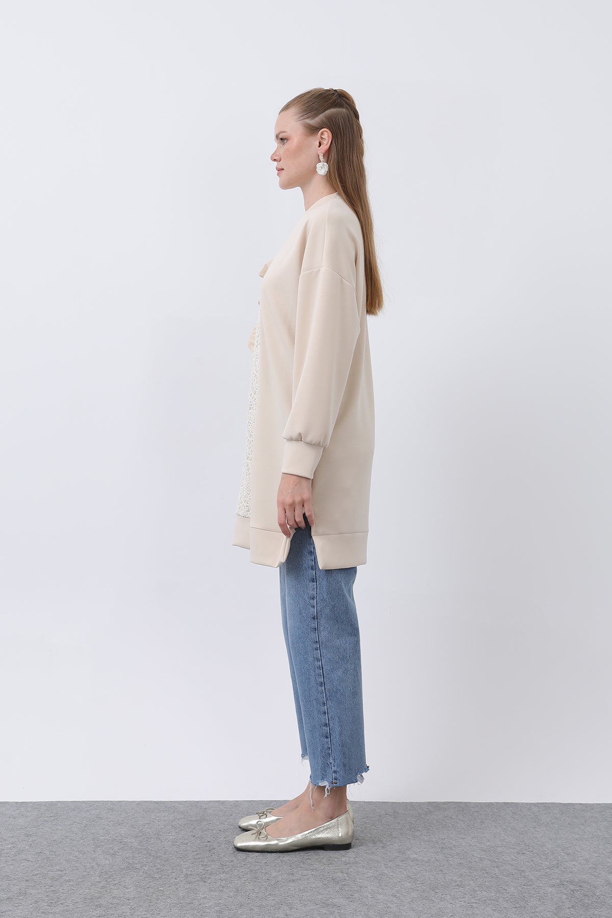 Kadın Omzu Fırfır Detaylı Dantel Garnili Tunik - 10628TNK SAND BEIGE