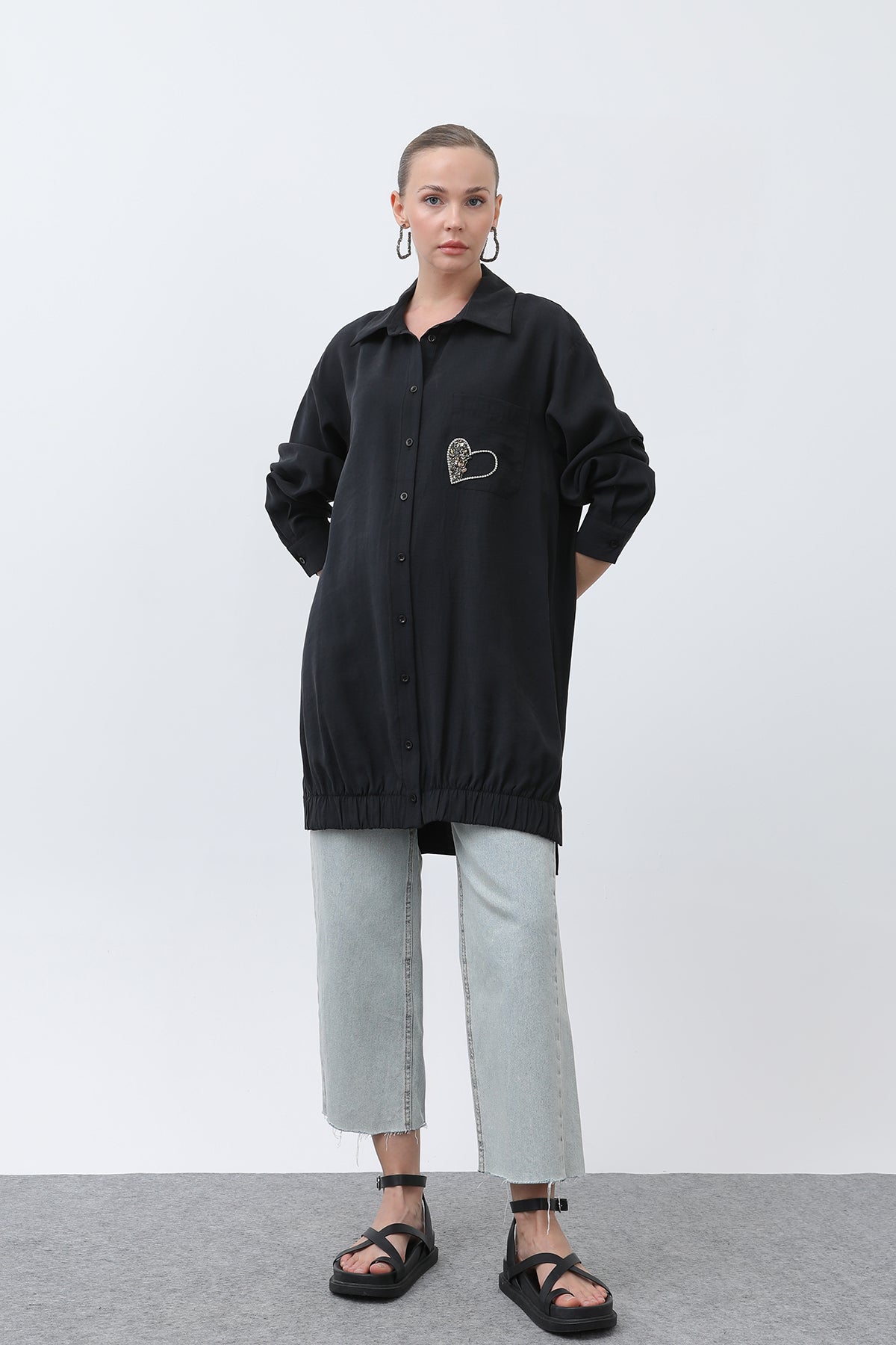 Kadın Cep kısmı Kalpli Nakış Detaylı Tunik - 10633TUN BLACK