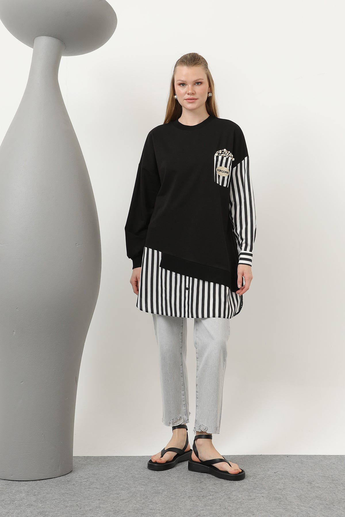 Kadın Önü Pop Corn Baskılı ve Boncuk İşlemeli Çizgi Garnili Tunik - 10651TUN BLACK-BLACK