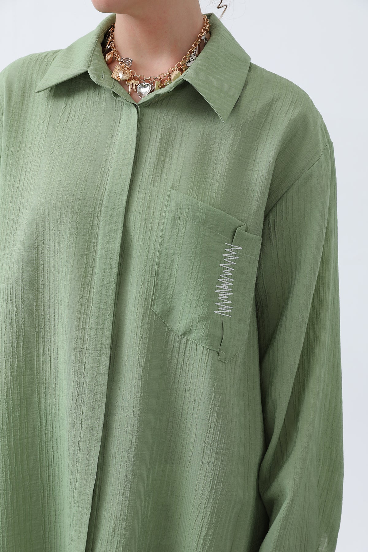 Kadın Cebi Zikzak Nakış Detaylı Gömlek - 10679GML ALMOND GREEN
