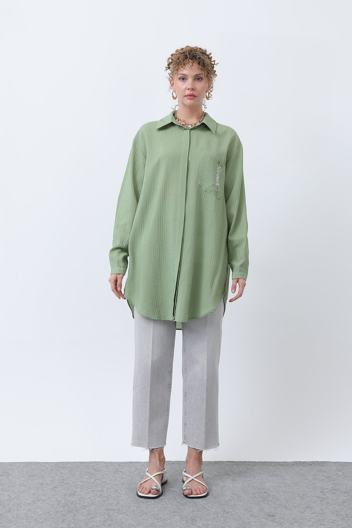 Kadın Cebi Zikzak Nakış Detaylı Gömlek - 10679GML ALMOND GREEN