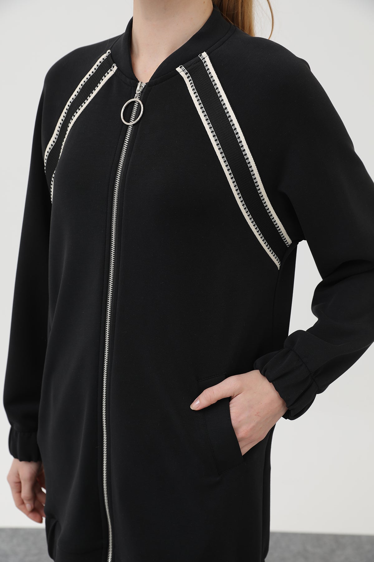 Kadın Fermuarlı Omuzu Hazır Şerit Detaylı Pantolonlu Takım - 14290TKS BLACK