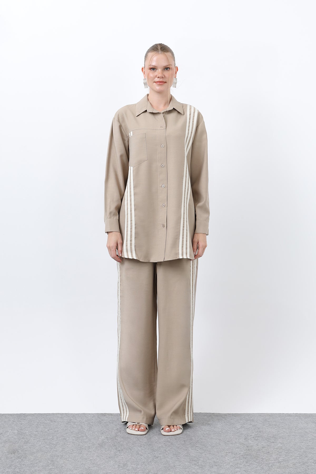 Kadın Önü Şerit Detaylı Pantolonlu Takım - 14317TKS CAMEL