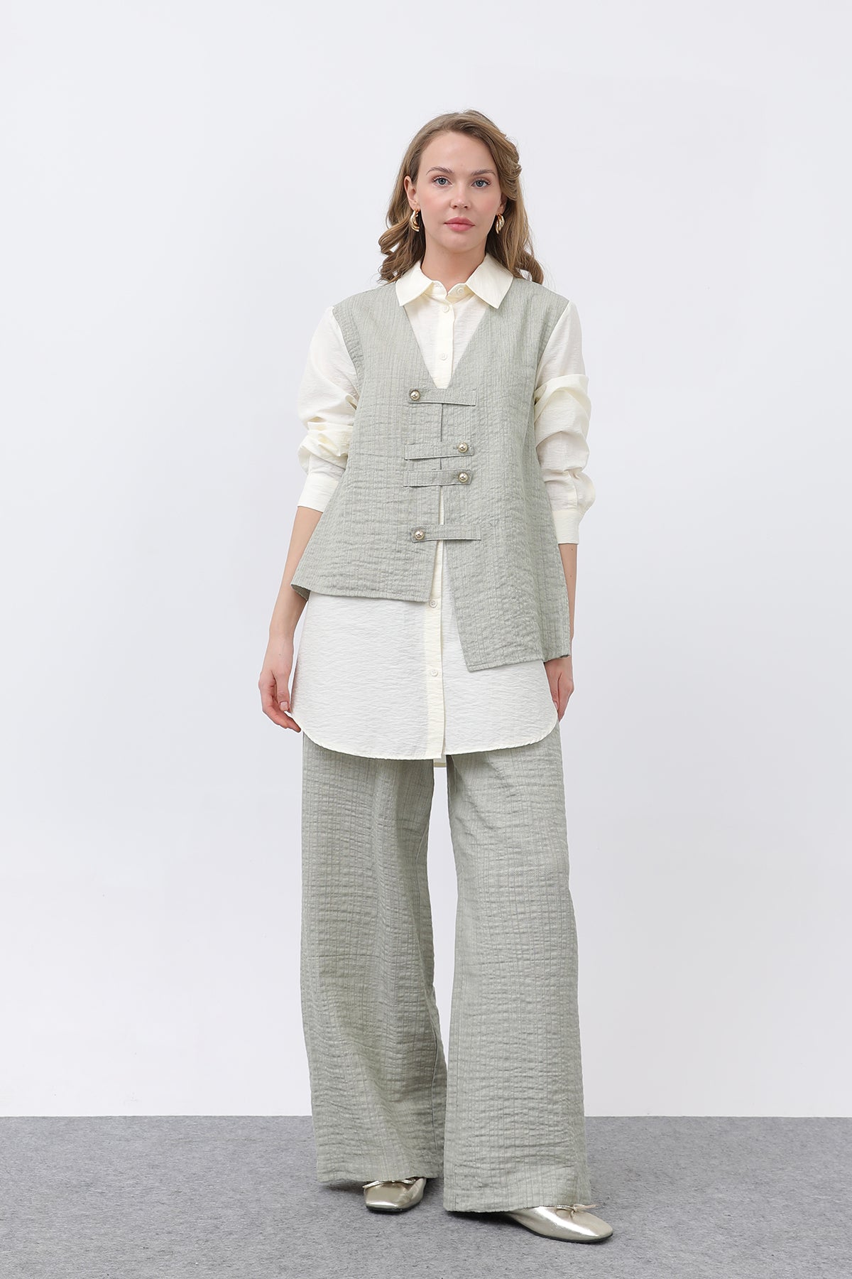 Kadın Önü Yelek Görünümlü Apoletli Pantolon Takım - 14327TKS ALMOND GREEN-BEJ