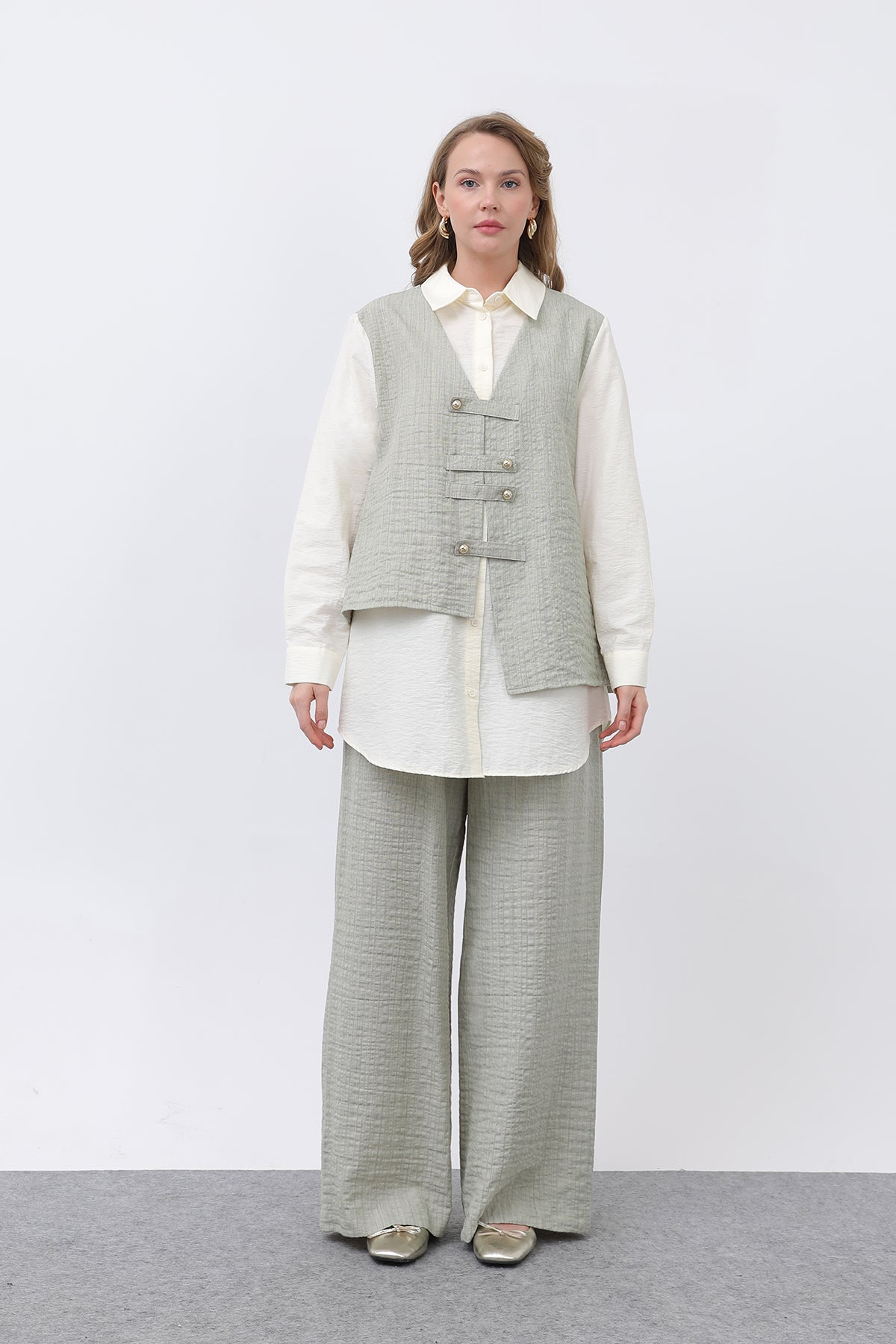 Kadın Önü Yelek Görünümlü Apoletli Pantolon Takım - 14327TKS ALMOND GREEN-BEJ