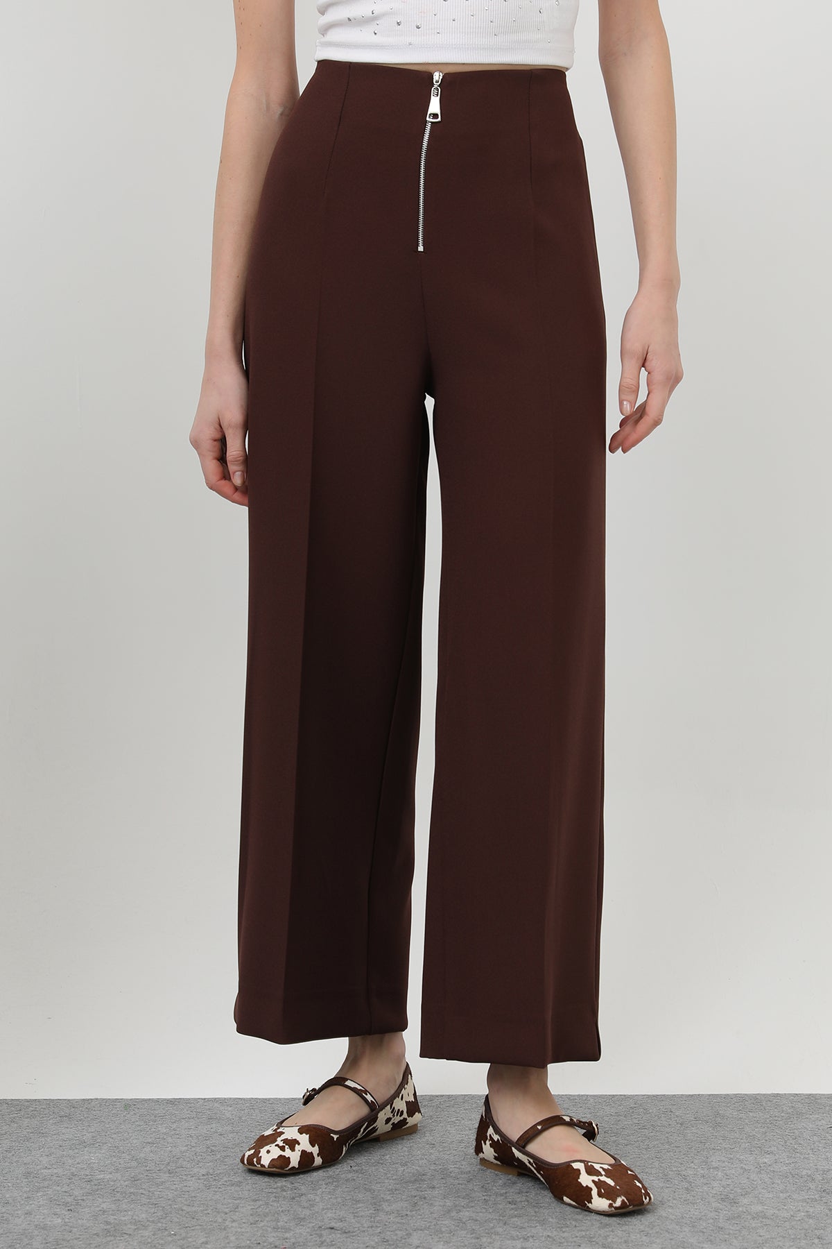 Kadın Fermuar Detaylı Pensli Pantolon- 18228PNT BROWN