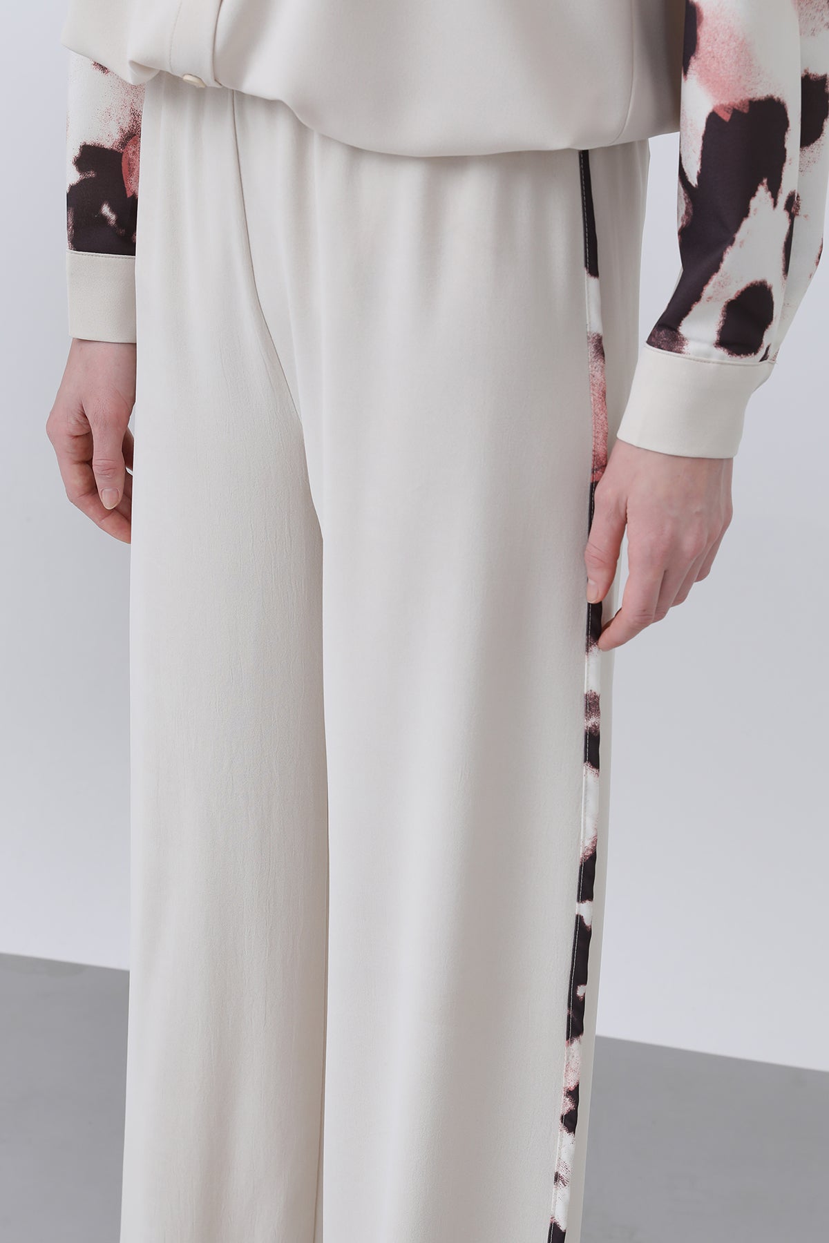 Kadın Beli Lastikli Biye Detaylı Bol Pantolon - 18236PNT BEIGE