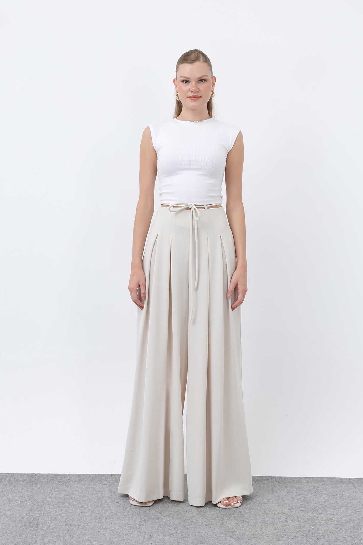 Kadın Beli Kuşaklı Pileli Bol Kesin Pantolon -18241PNT BEIGE