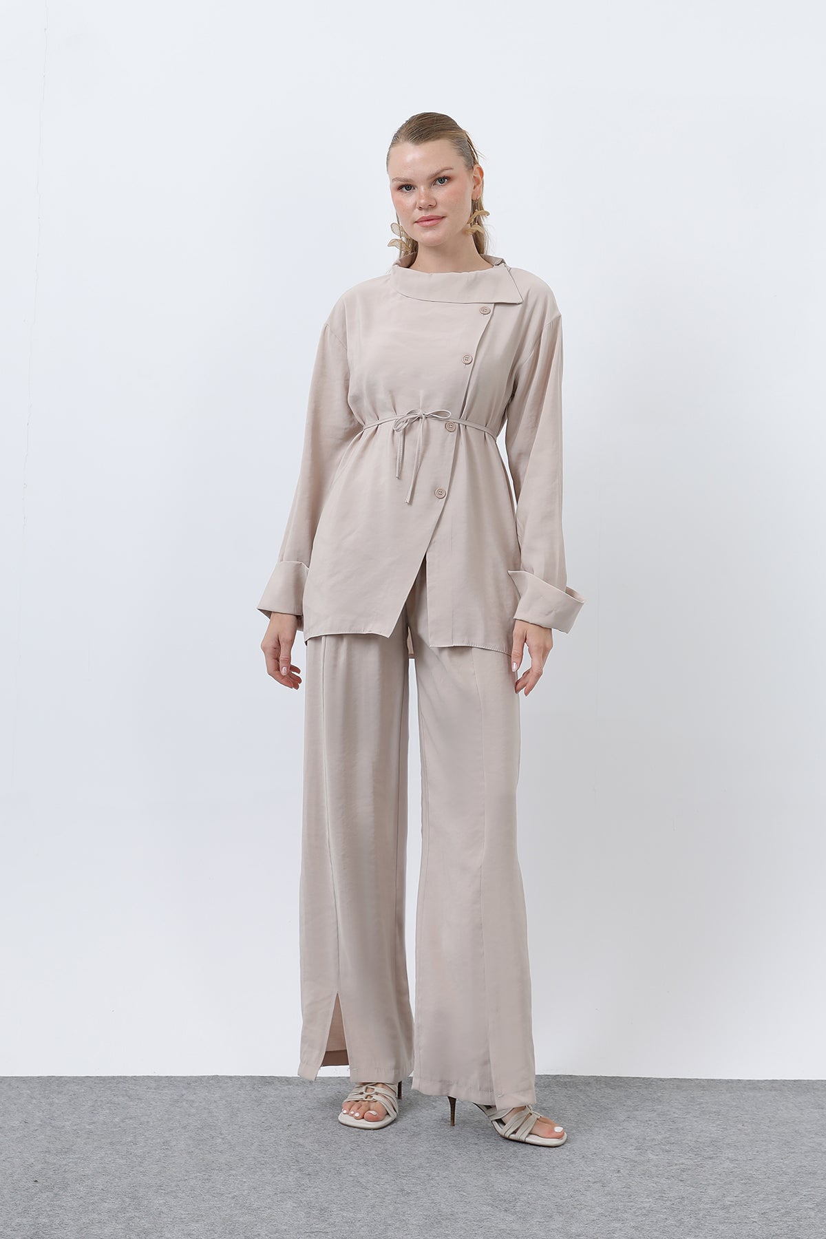 Kadın Düğmeli Oversize Günlük Set Takım

-20677TKS BEIGE