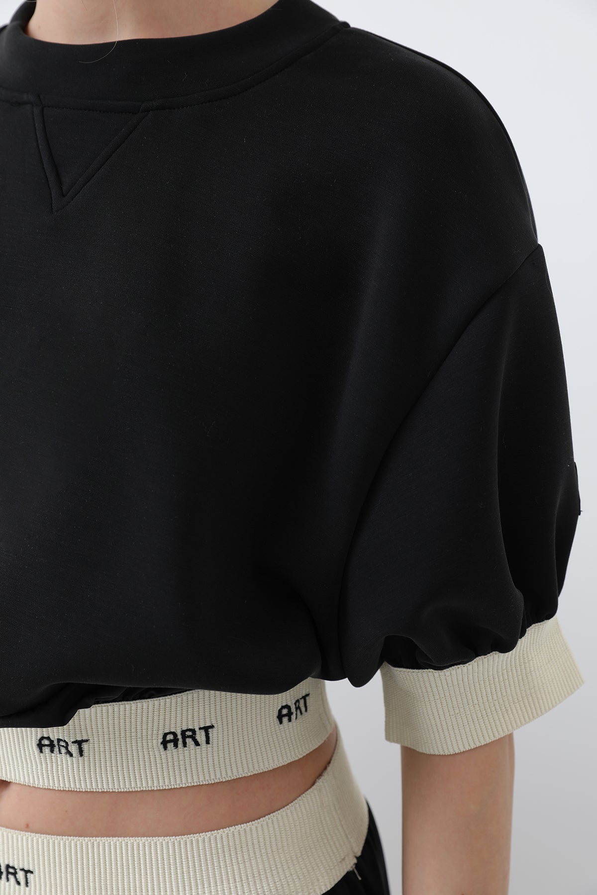 Kadın Lastiği Nakış Detaylı Bluz - 32130BLZ BLACK-BLACK