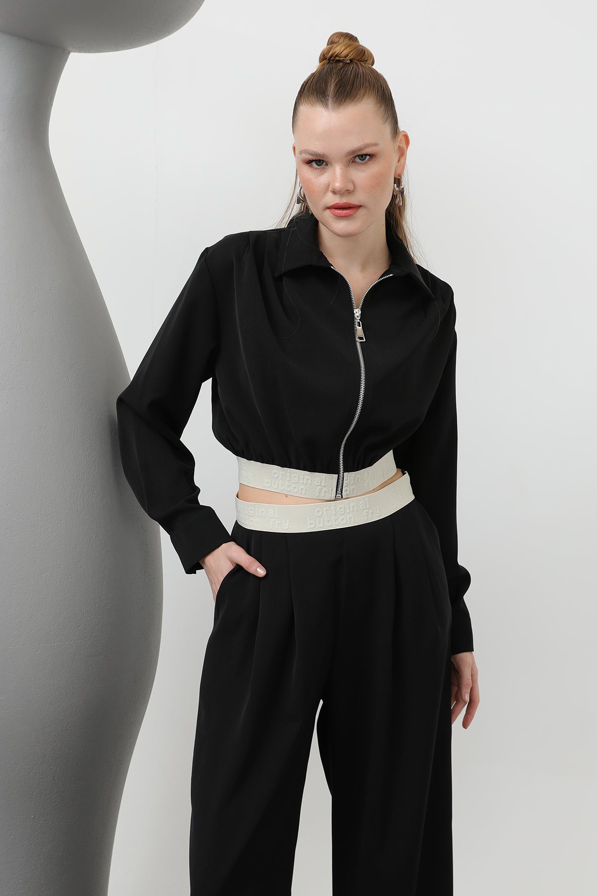 Pileli Lastik Detaylı Ceket - 32145CKT BLACK